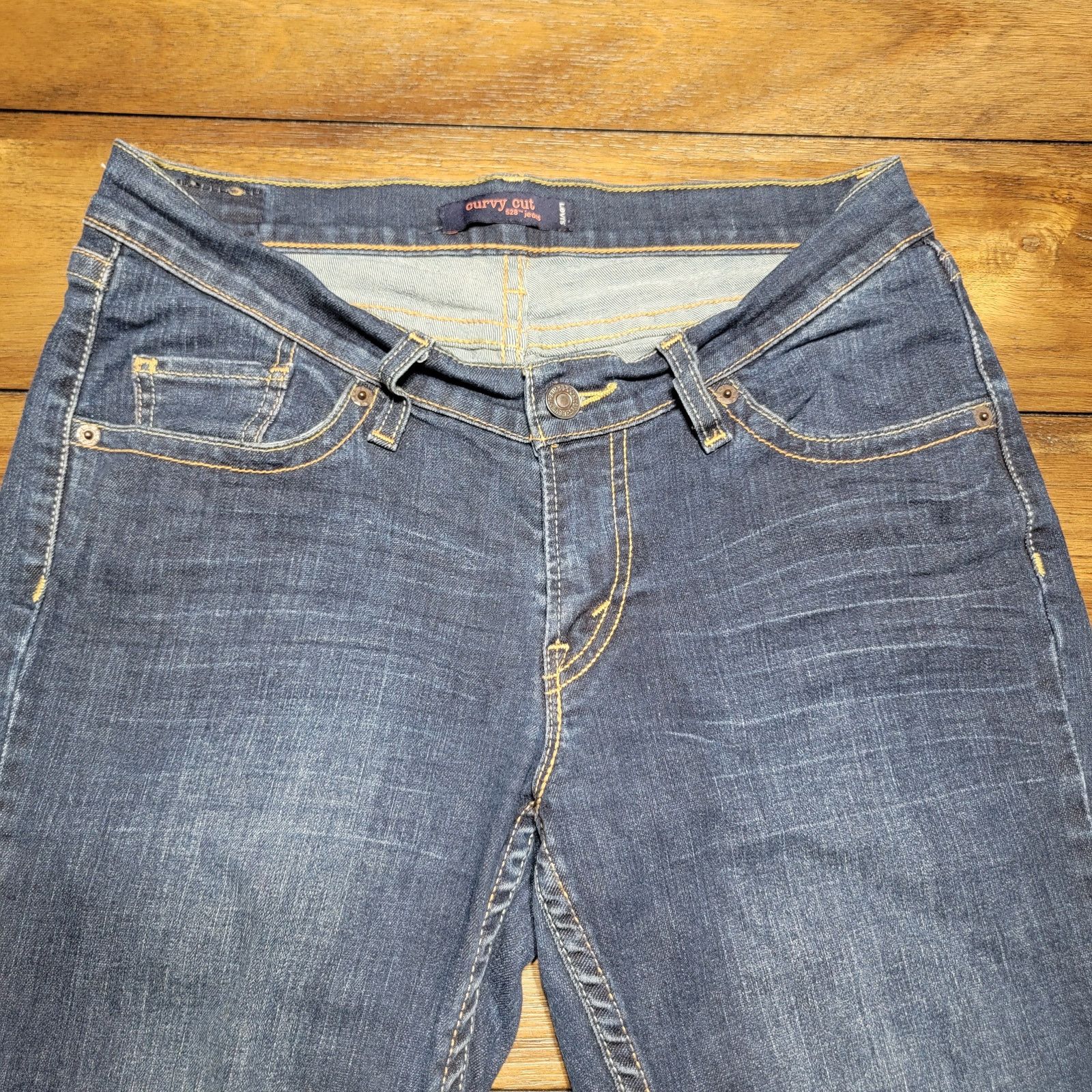 Levi's Levis 528 Denim Capris Curvy Cut w/ Raw Hem - Size 9 M Size 30" / US 8 / IT 44 - 2 Thumbnail