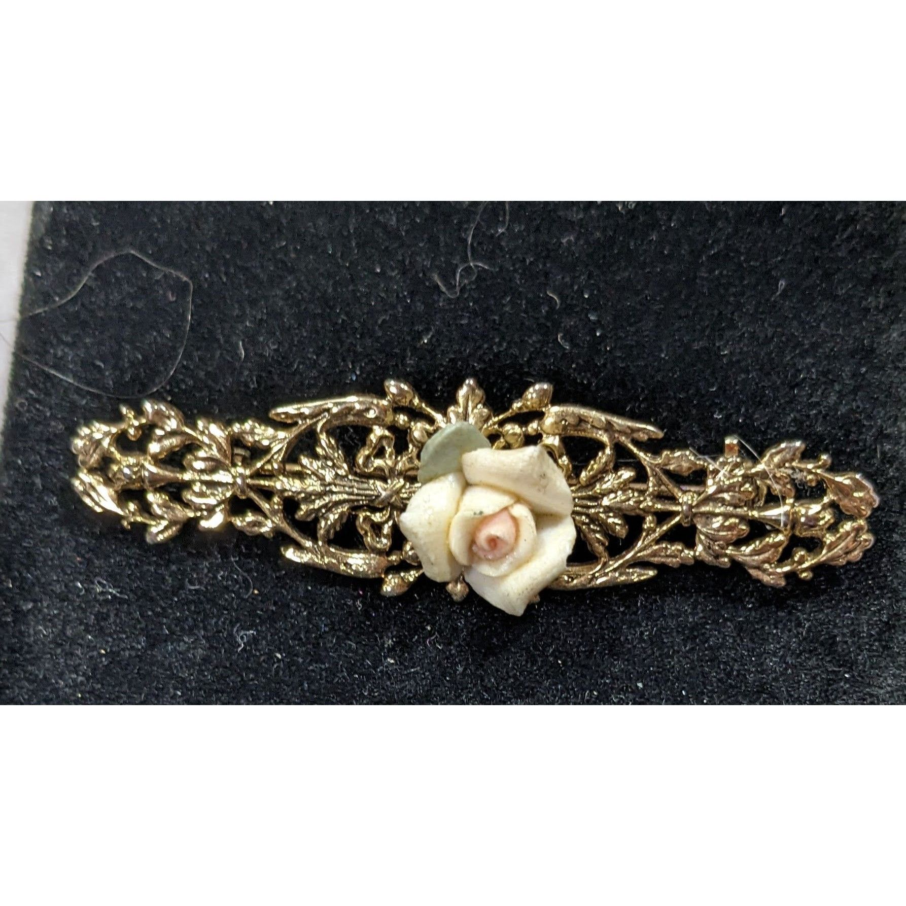 Other Vintage Victorian Style Rose Embellished Gold Tone Filigree Size ONE SIZE - 3 Thumbnail