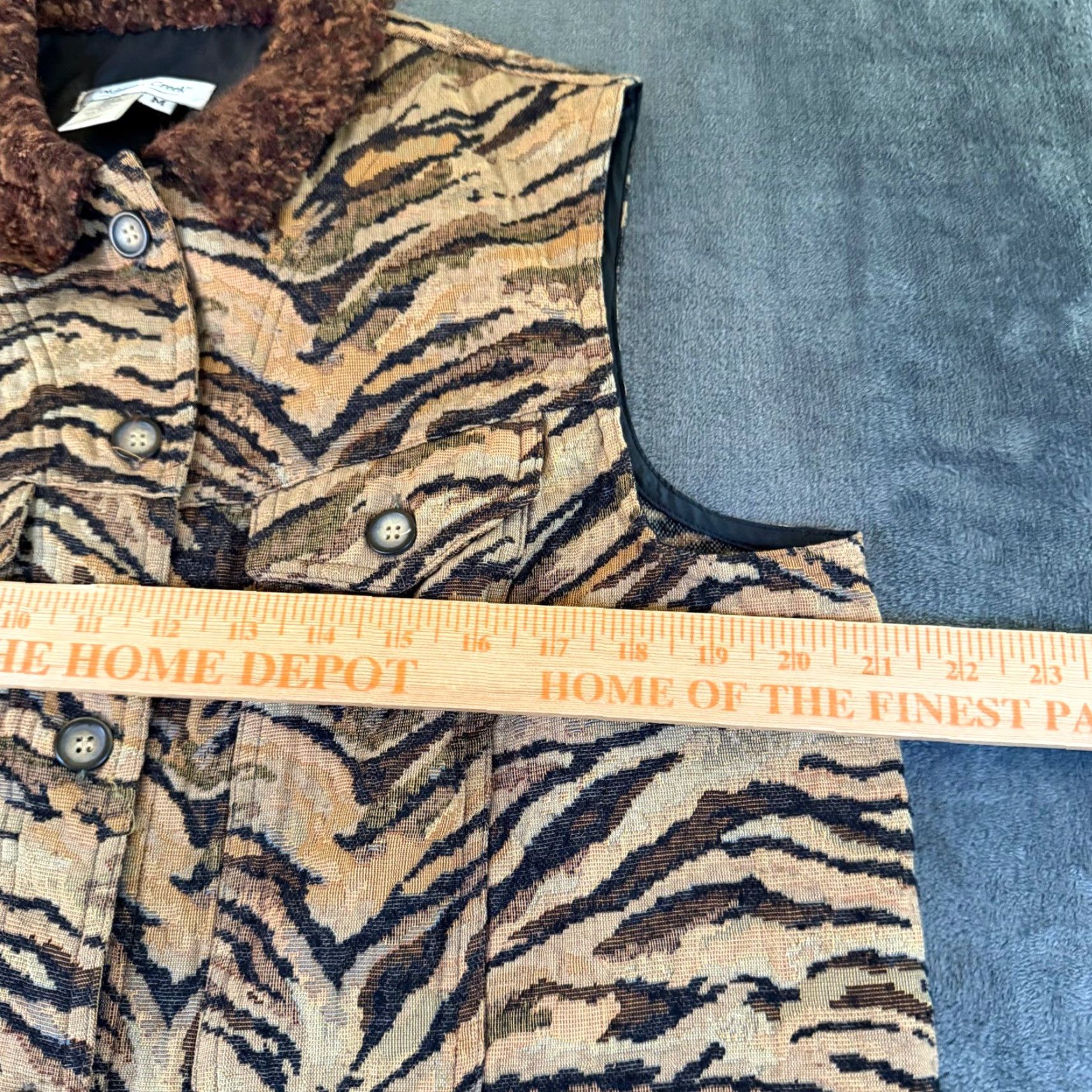 Coldwater Creek Coldwater Creek Tiger Print Tapestry Vest Fuzzy Collar Sleeveless Medium Womens Size M / US 6-8 / IT 42-44 - 6 Thumbnail