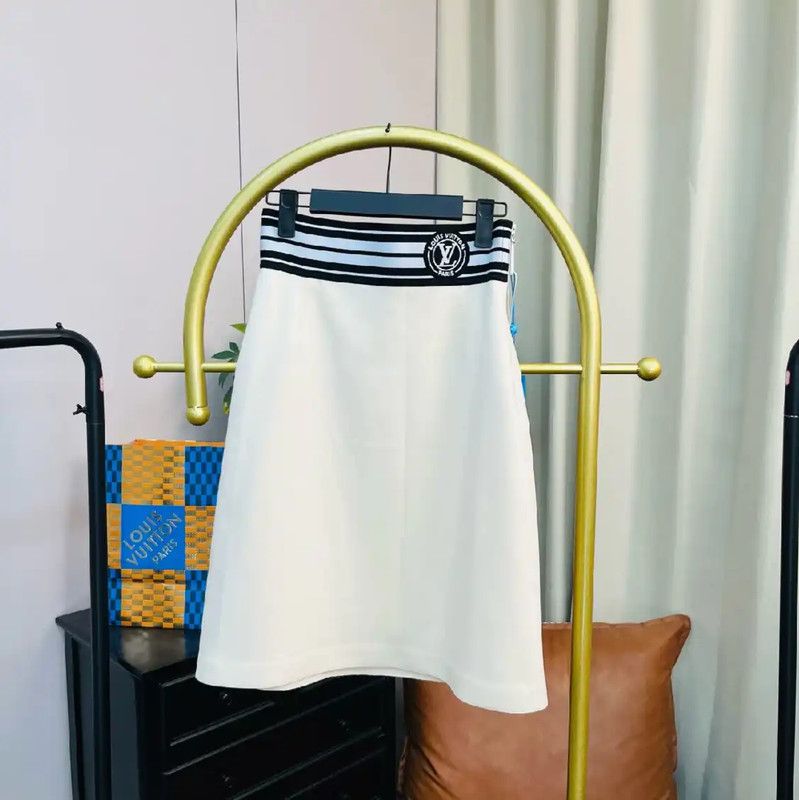 Louis Vuitton Louis Vuitton Cream Nylon Skirt for Women 0089 Size 23" - 1 Thumbnail