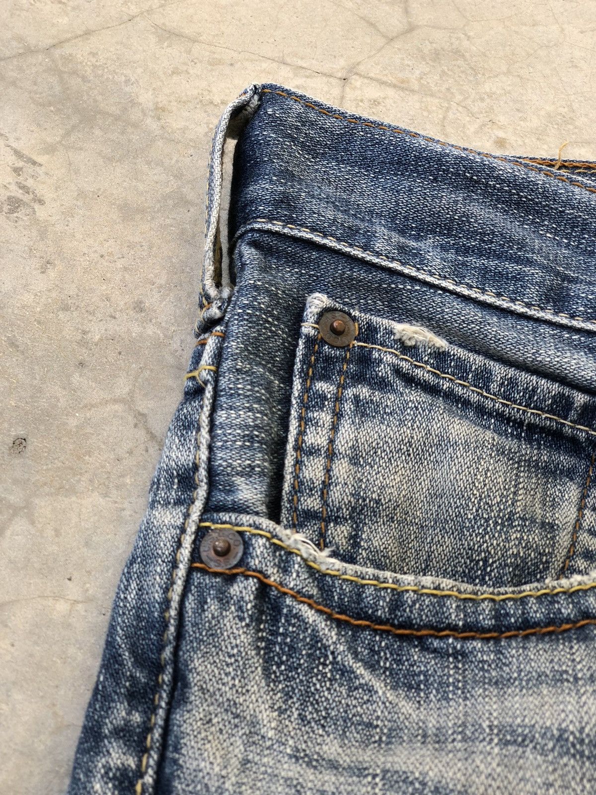 Le Grande Bleu (L.G.B.) Levis JAPAN With Side Pocket Flare Distressed Denim Size US 32 / EU 48 - 15 Thumbnail