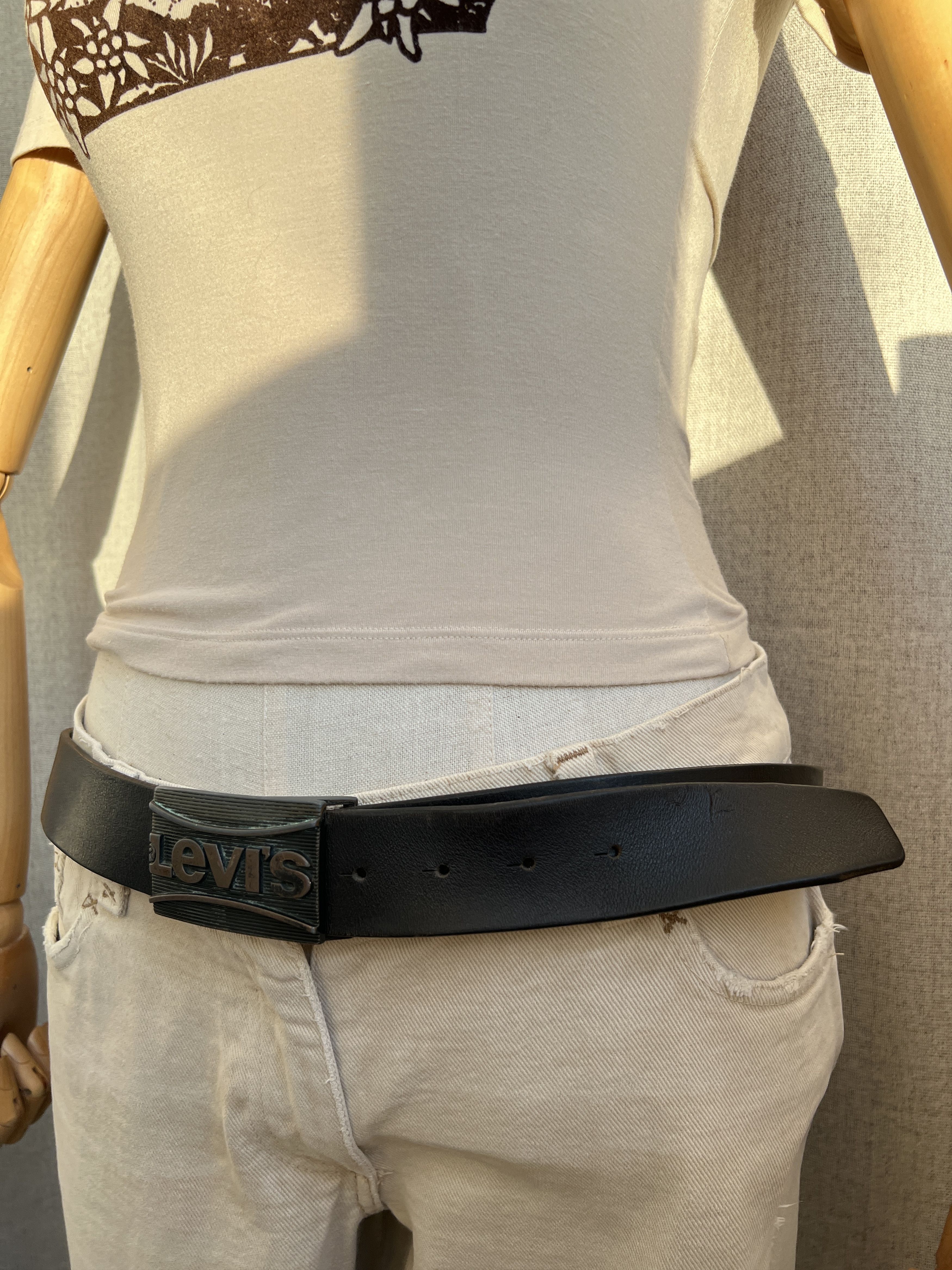 Levi's Vintage Levi's Logo Buckle Black Leather Belt Size ONE SIZE - 5 Thumbnail