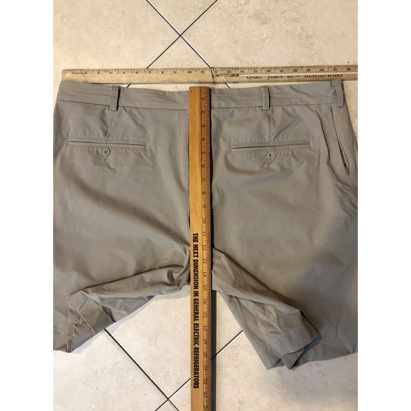 Vineyard Vines Vineyard Vines Shorts Mens 42 Chino OTG On-The-Go Khaki Beige Regular 10in Inseam Pockets Mens Beach Casual Size US 42 / EU 58 - 6 Thumbnail