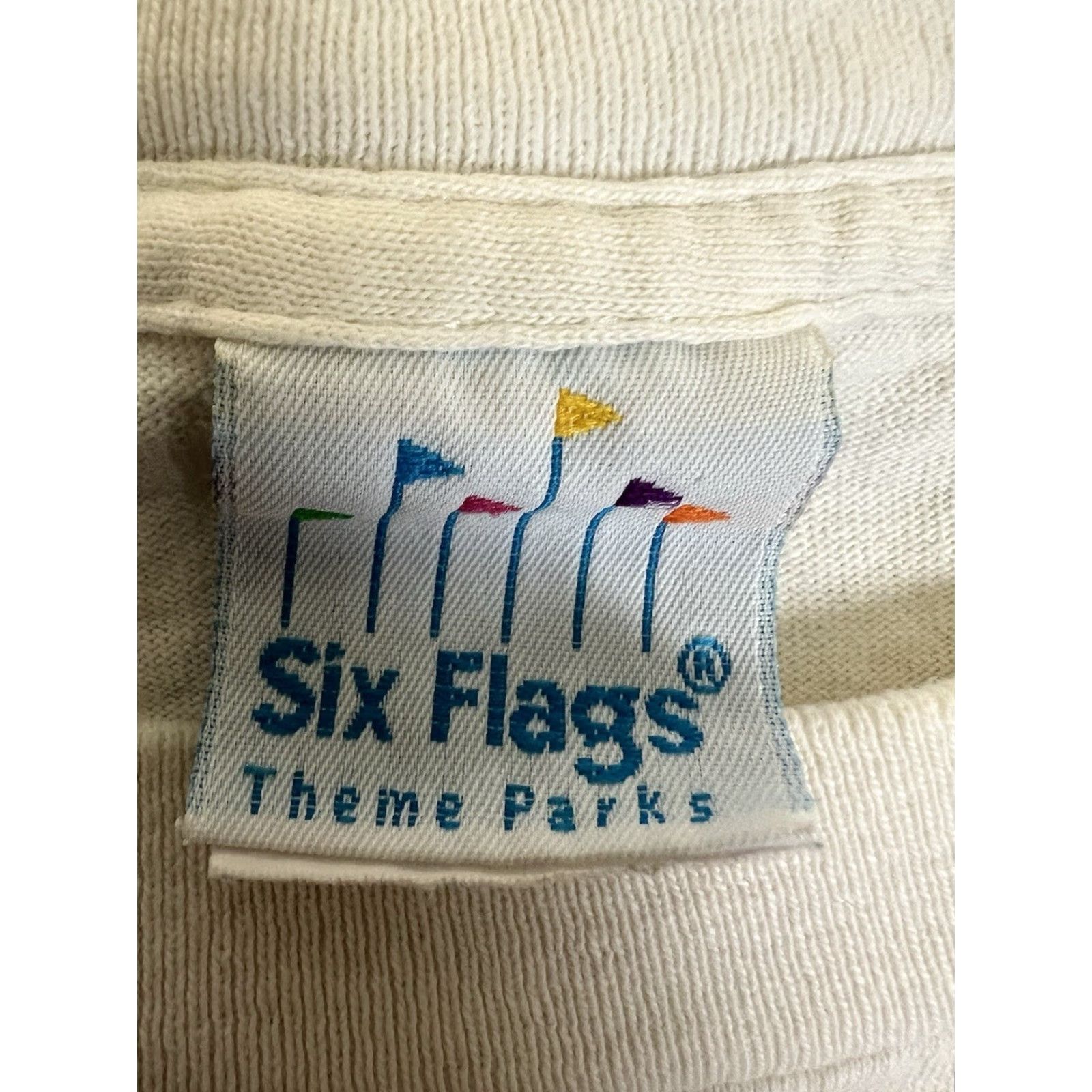 Vintage VINTAGE Six Flags Warner Bros T-Shirt L Men White Cotton 90s USA Bugs Bunny Tweety Cartoon" Size US L / EU 52-54 / 3 - 6 Thumbnail