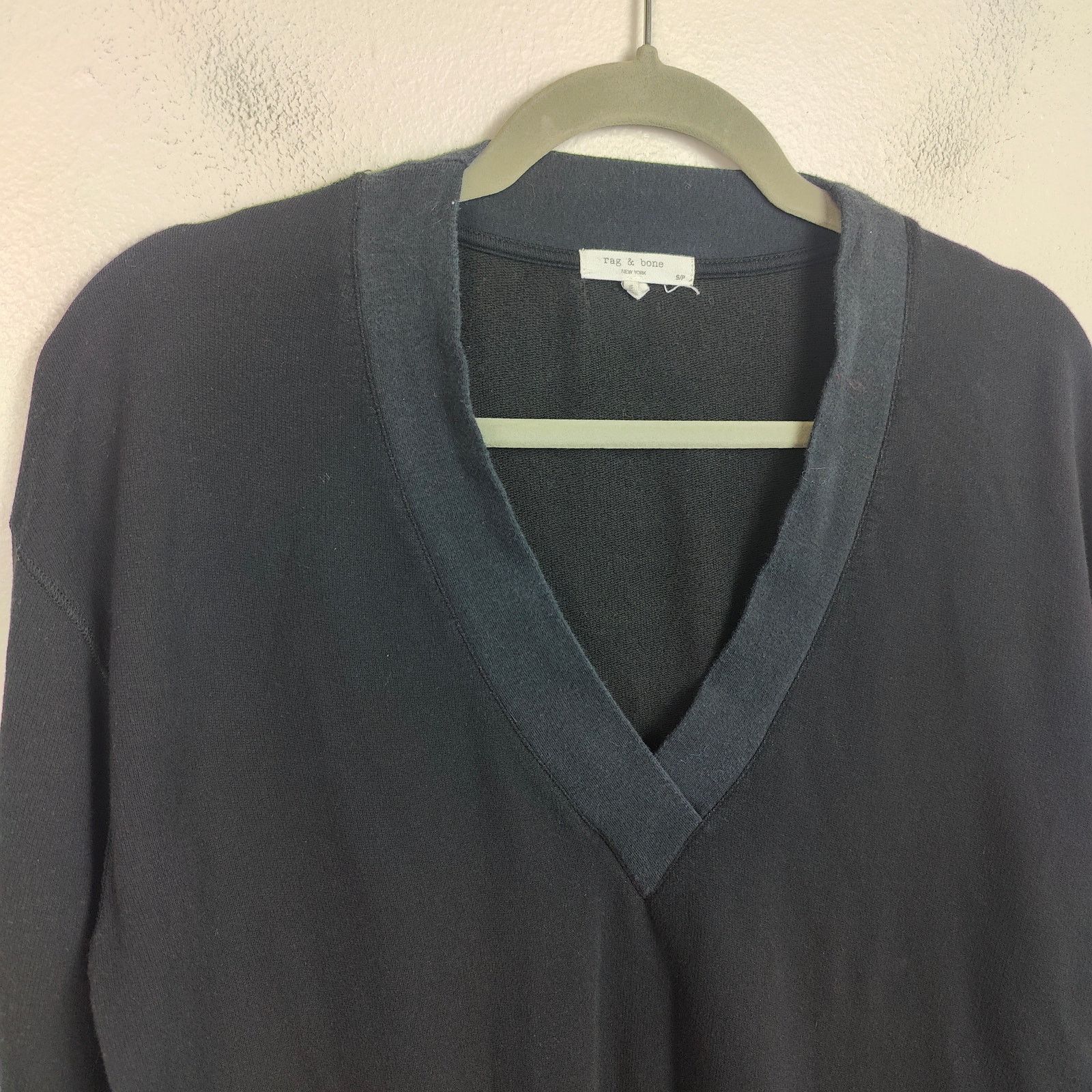 Rag & Bone Rag & Bone V-Neck Top Womens Small Black Knit Boxy Size S / US 4 / IT 40 - 2 Thumbnail