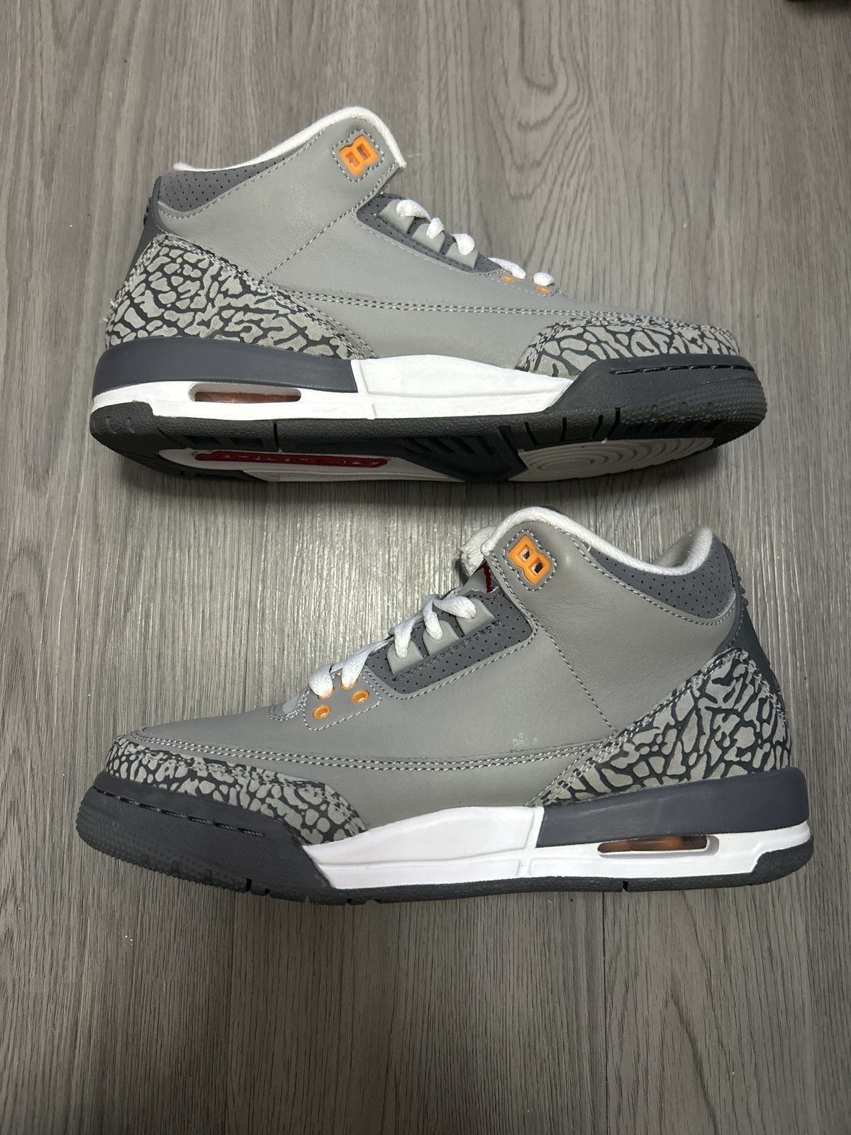 Jordan Brand Jordan 3 Cool Grey GS Size 6 Size US 6 / EU 39 - 1 Thumbnail