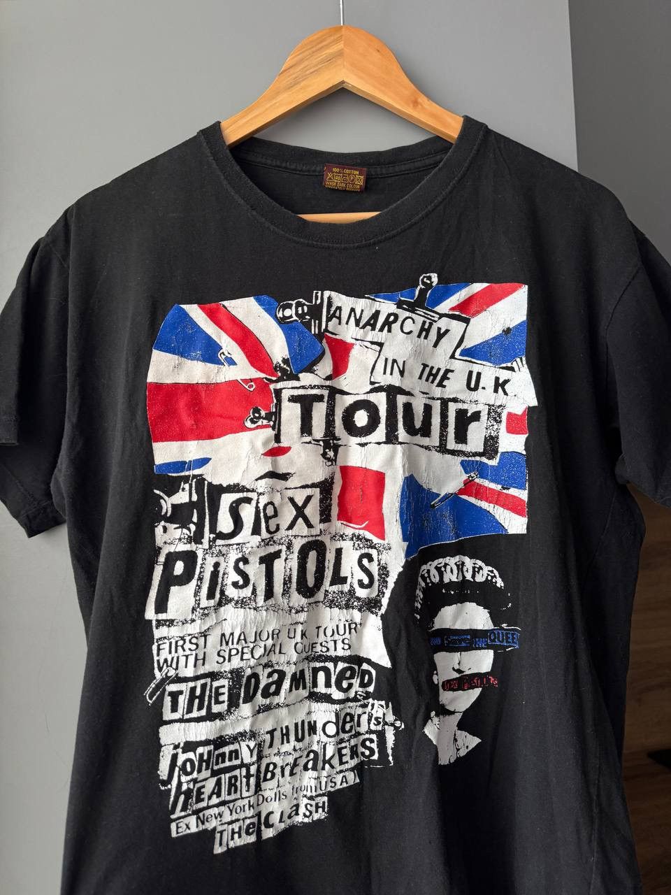 Band Tees Vintage SEX PISTOLS ANARCHY IN THE UK TOUR T-Shirt Size US M / EU 48-50 / 2 - 2 Thumbnail