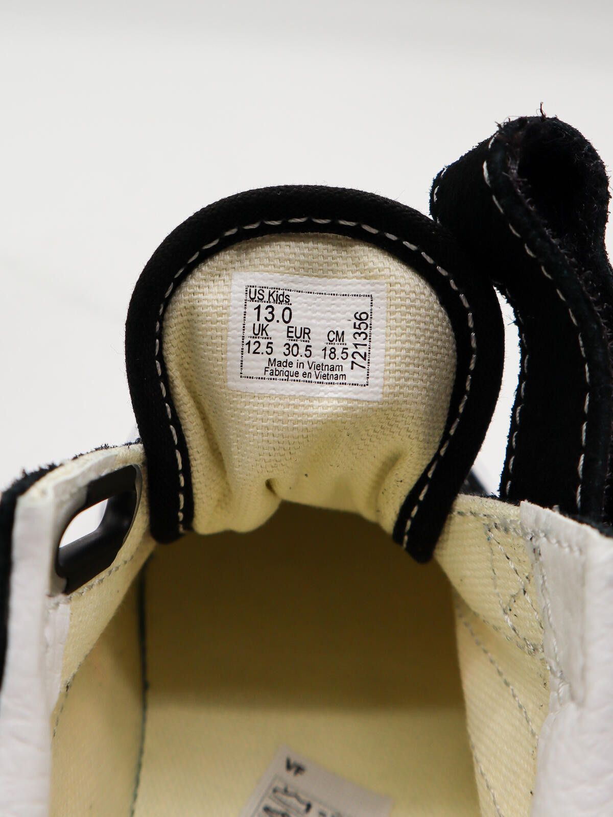 Vans Vans Authentic - VN000V21PRP1 K‑Pop Demon Hunters - UK 12.5 Size US 13 / EU 46 - 5 Thumbnail