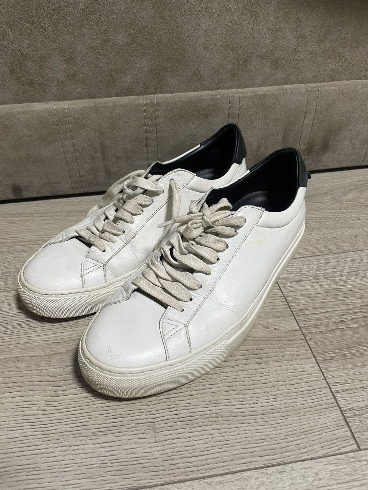 Givenchy Givenchy Urban Street Low White Leather Sneakers Size US 9.5 / EU 42-43 - 1 Thumbnail