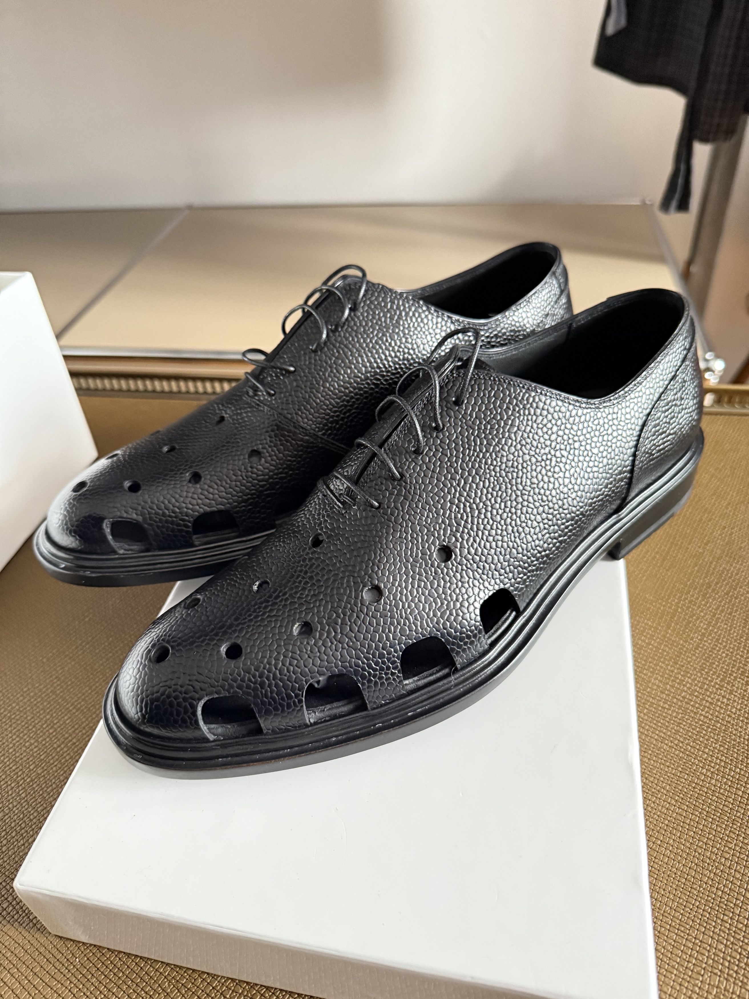 Givenchy GIVENCHY LEATHER SHOES - NEW IN SIZE 41 Size US 8 / EU 41 - 1 Thumbnail