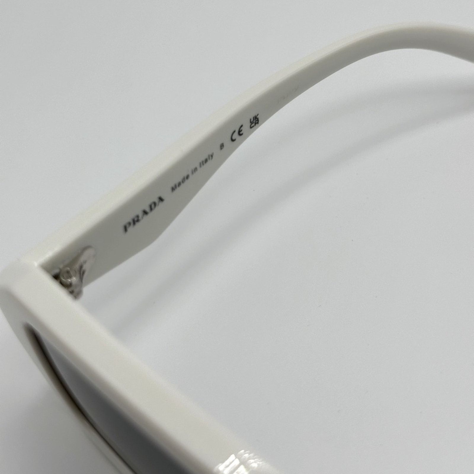 Prada NEW PRADA PR A12S 17K08Z White/Dark Grey Unisex Sunglasses Size ONE SIZE - 5 Thumbnail