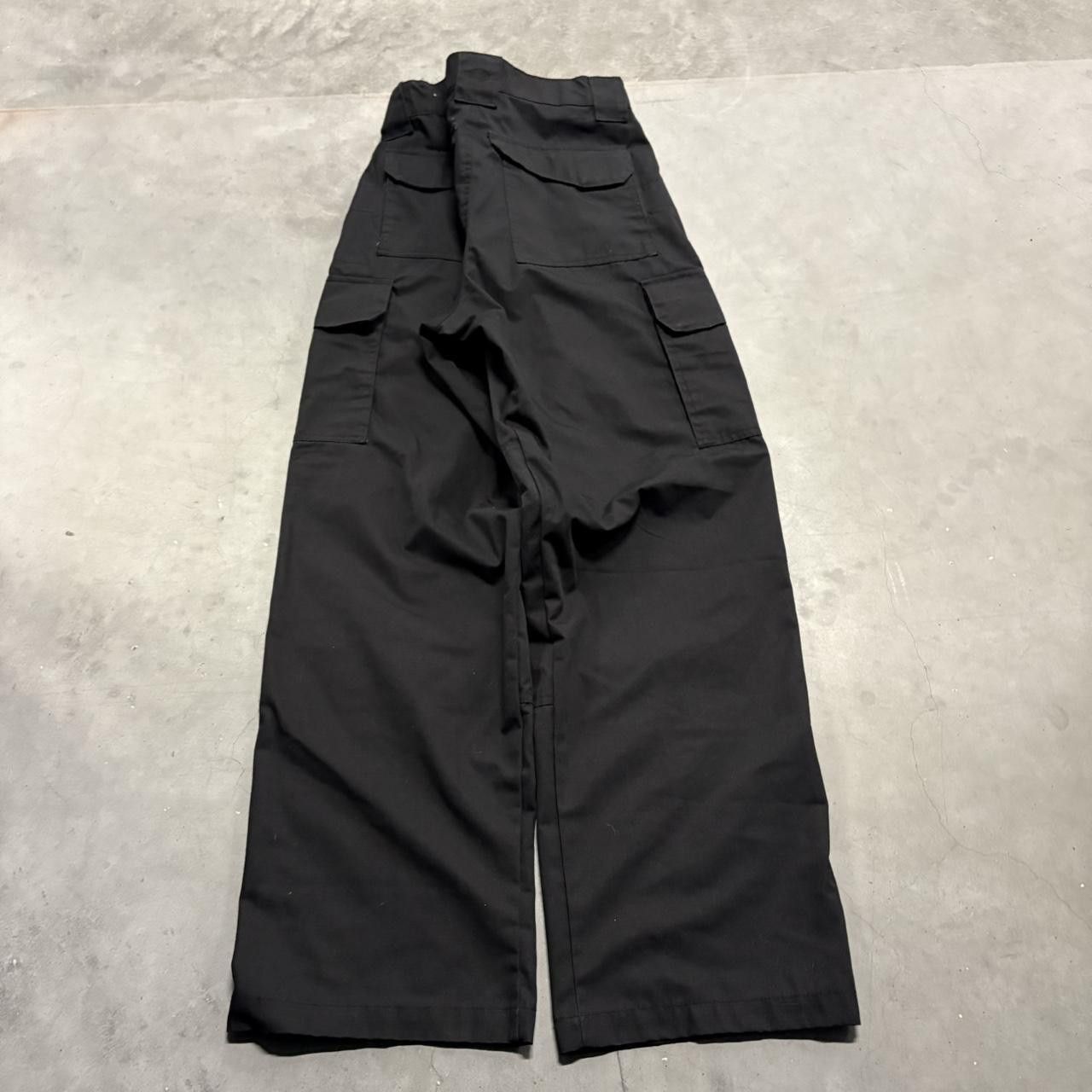 Japanese Brand × Vintage Crazy Vintage Y2K/2000s Baggy Black Skater Style Cargo Pants! Size US 29 - 4 Thumbnail