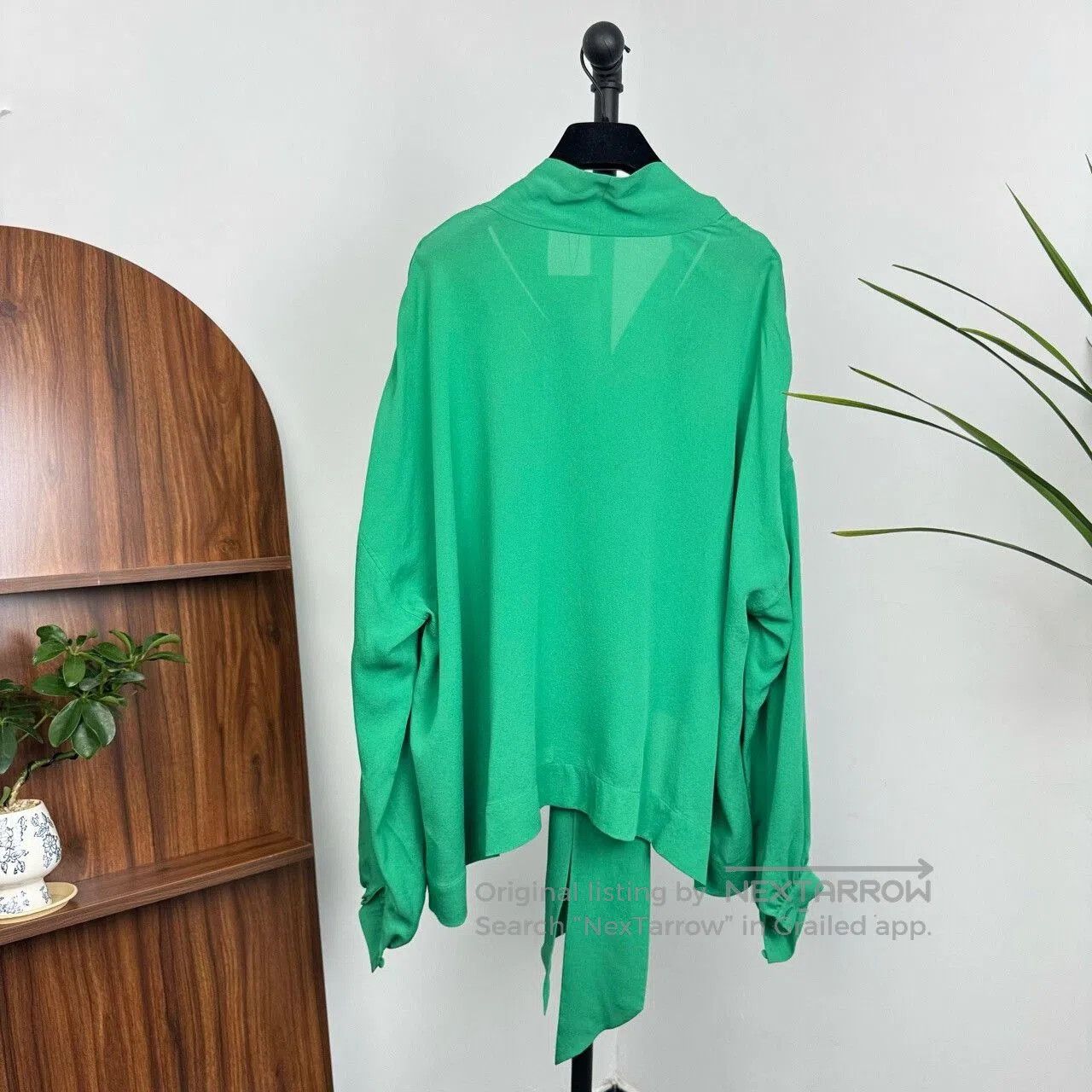 Balenciaga Balenciaga Silk Blouse in Vibrant Green. Size S / US 4 / IT 40 - 2 Thumbnail
