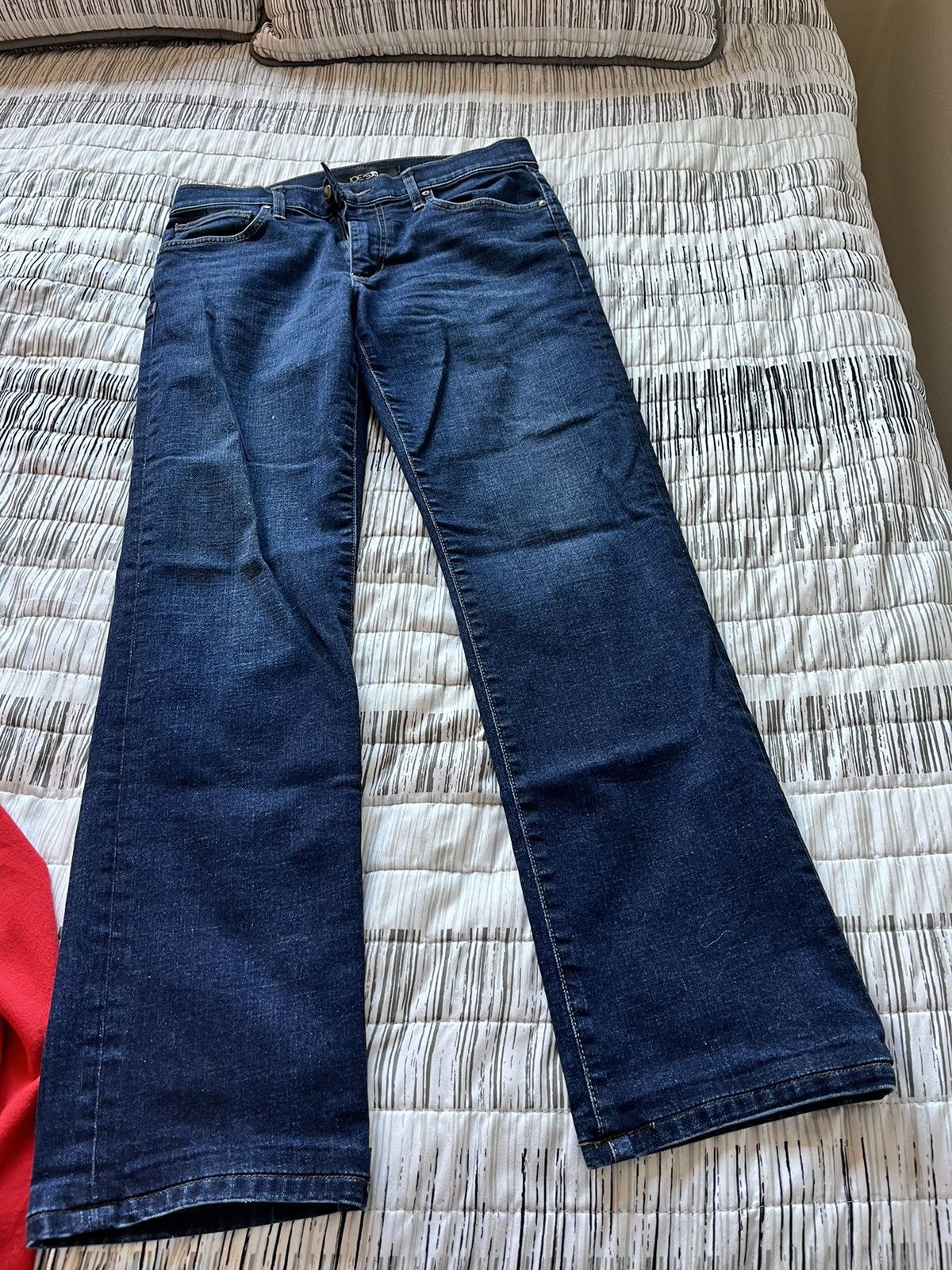 Joe's Joe’s Jeans Lightly Worn dark wash Size US 31 - 1 Thumbnail