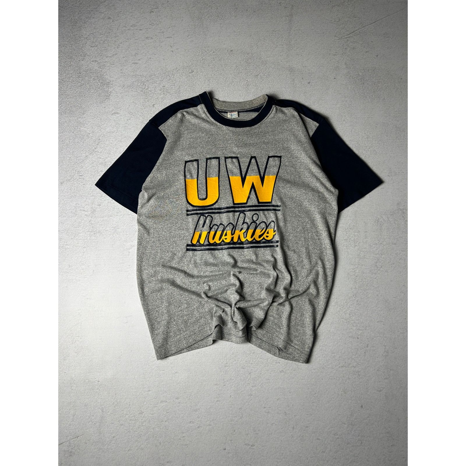 Champion Vintage Champion University of Washington T-Shirt - Men's XL Size US XL / EU 56 / 4 - 1 Thumbnail