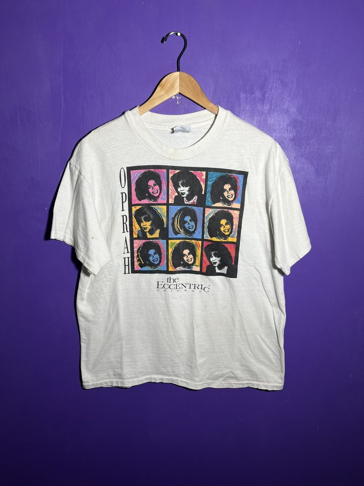 Vintage Vintage 90s Oprah Winfrey eccentric Chicago art t-shirt Size US L / EU 52-54 / 3 - 1 Thumbnail