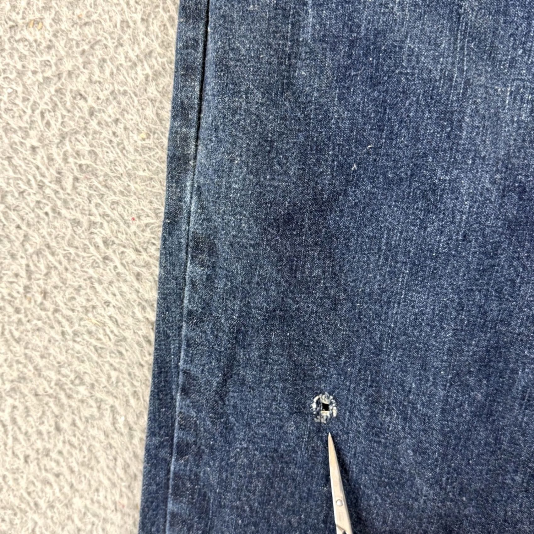 Tommy Hilfiger VINTAGE Tommy Hilfiger Jeans Mens 33x34 Denim Wide Leg 90s Baggy Loose Fit USA Size US 33 - 4 Thumbnail