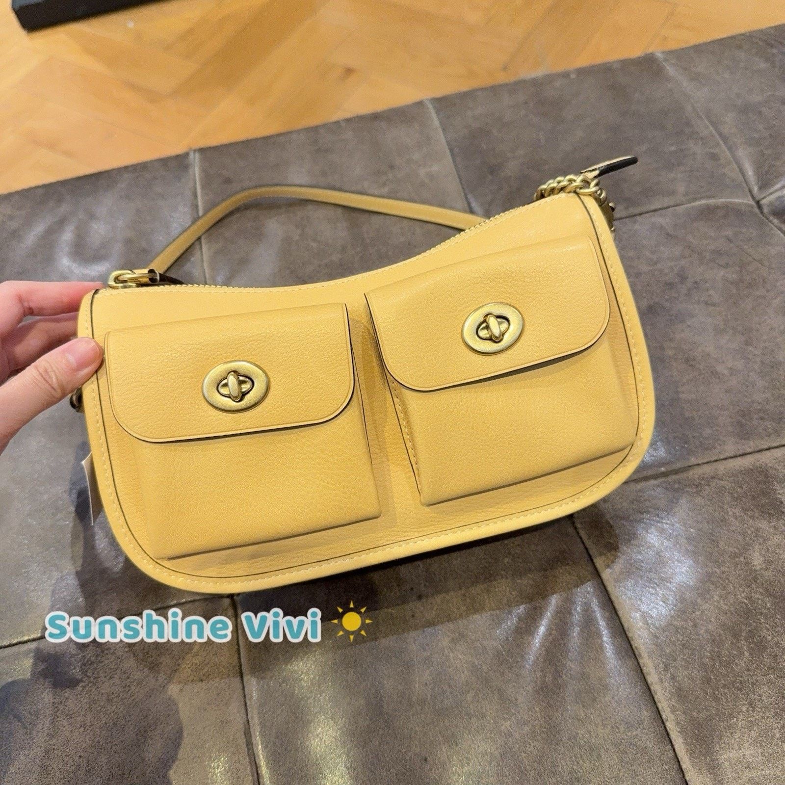 Coach NWT Coach Twin Turnlock Waverly Bag Vanilla CDZ20 Leather Size ONE SIZE - 1 Thumbnail
