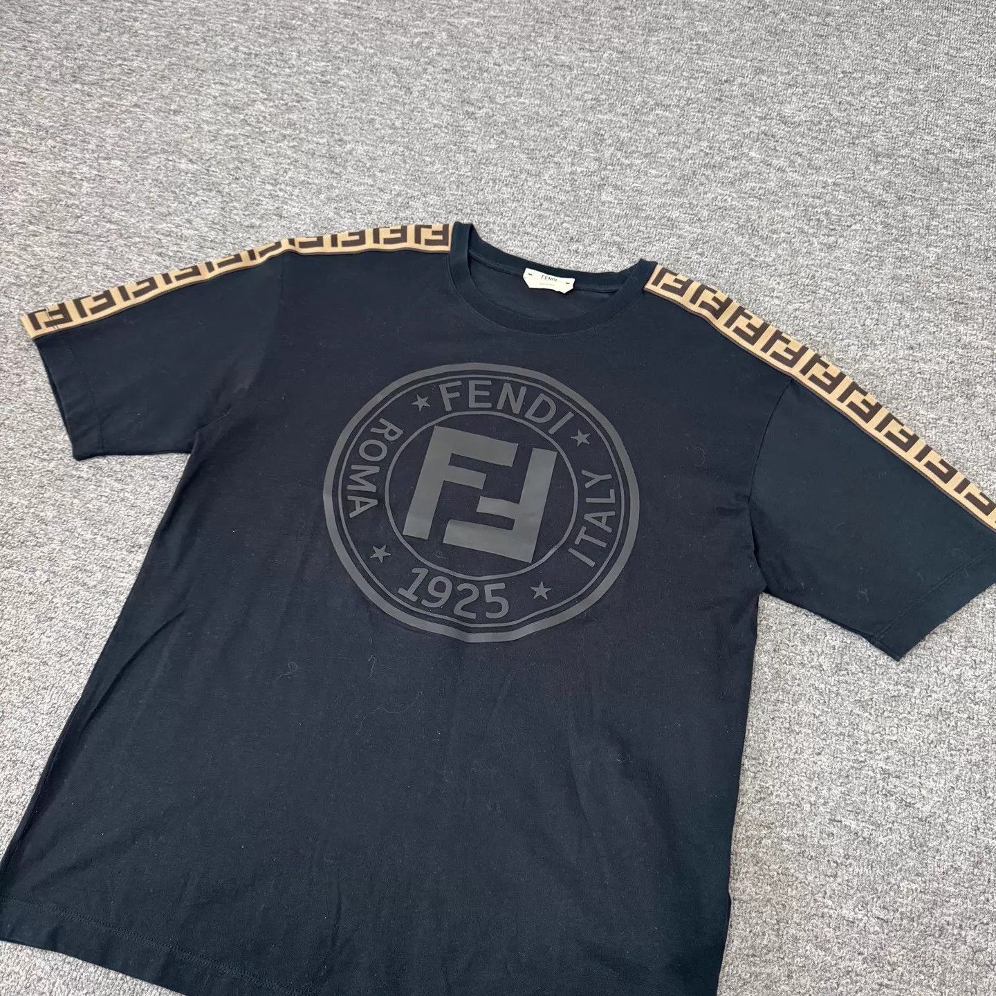 Fendi Fendi Black FF logo shoulder strap short Tee XS 99 new Size XS / US 0-2 / IT 36-38 - 3 Thumbnail