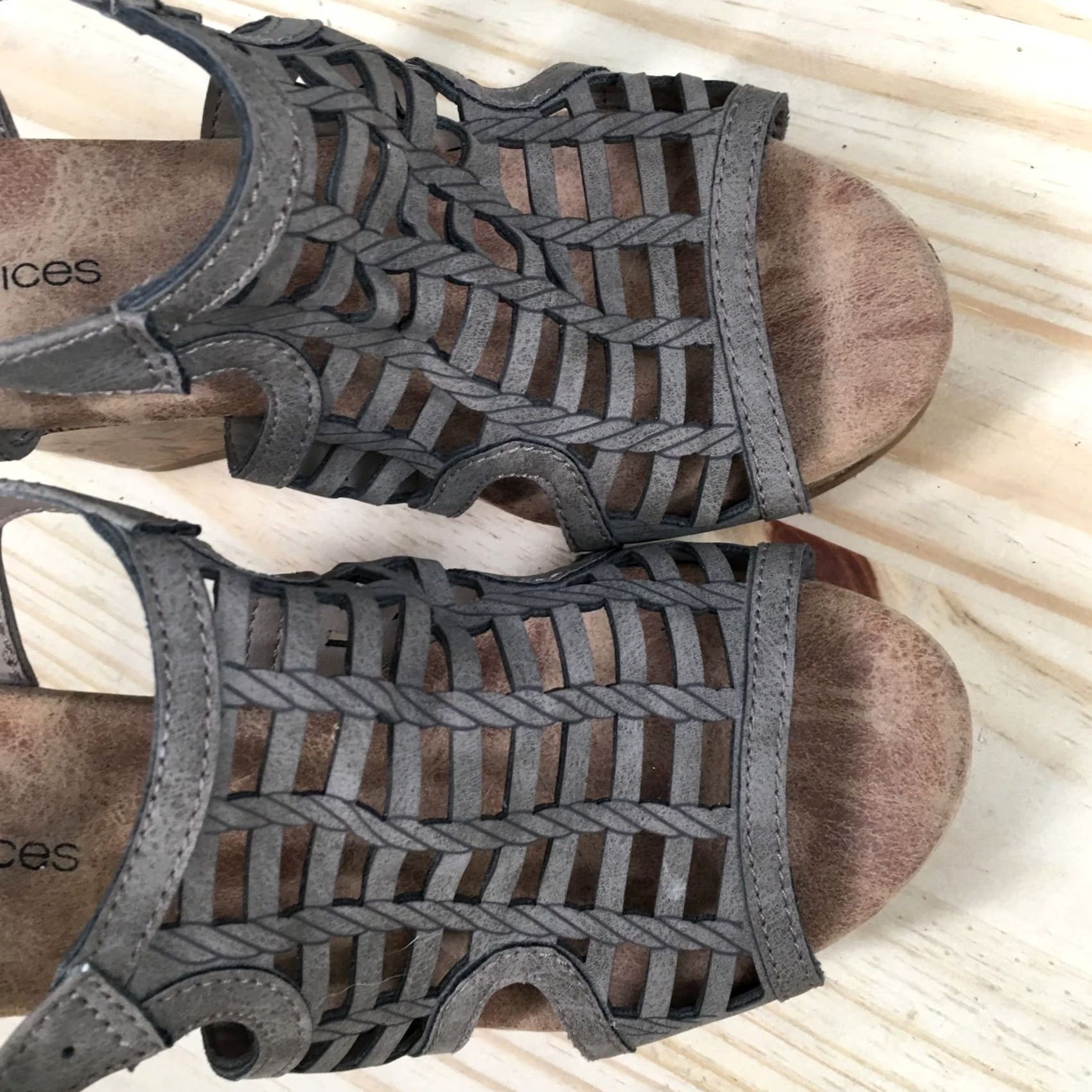 Vintage Maurices Sandals Womens 6 M Francie Slingback Wedge Grey Faux Leather Casual Shoes Size US 4 / IT 34 - 6 Thumbnail