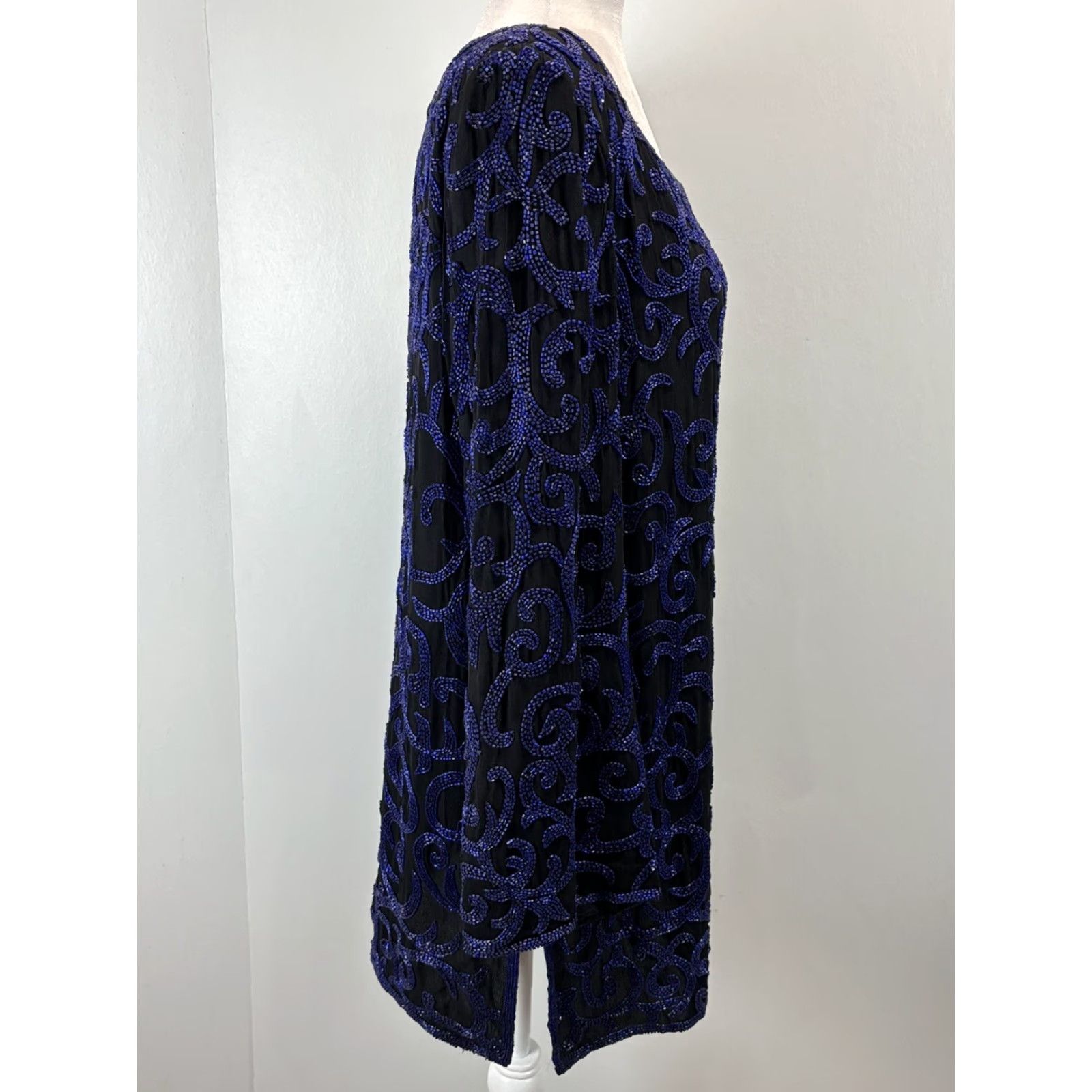 Vintage VINTAGE Niteline by Della Roufogali Silk Beaded Tunic Top 1990s Blue Large 1990s Eveningwear Mens/Womens? Size L / US 10 / IT 46 - 4 Thumbnail