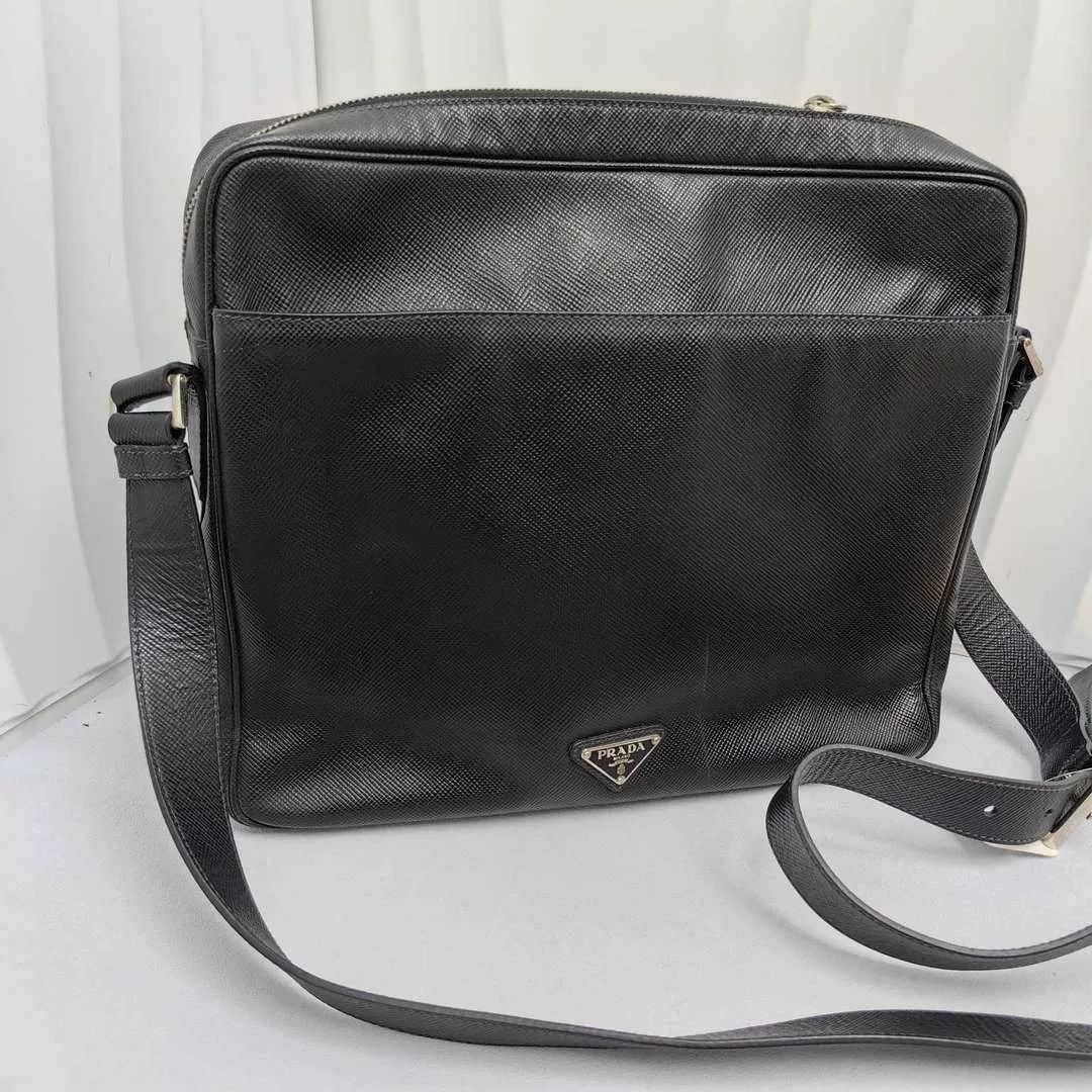 Prada Pre-loved Bag Very good condition Size ONE SIZE - 1 Preview
