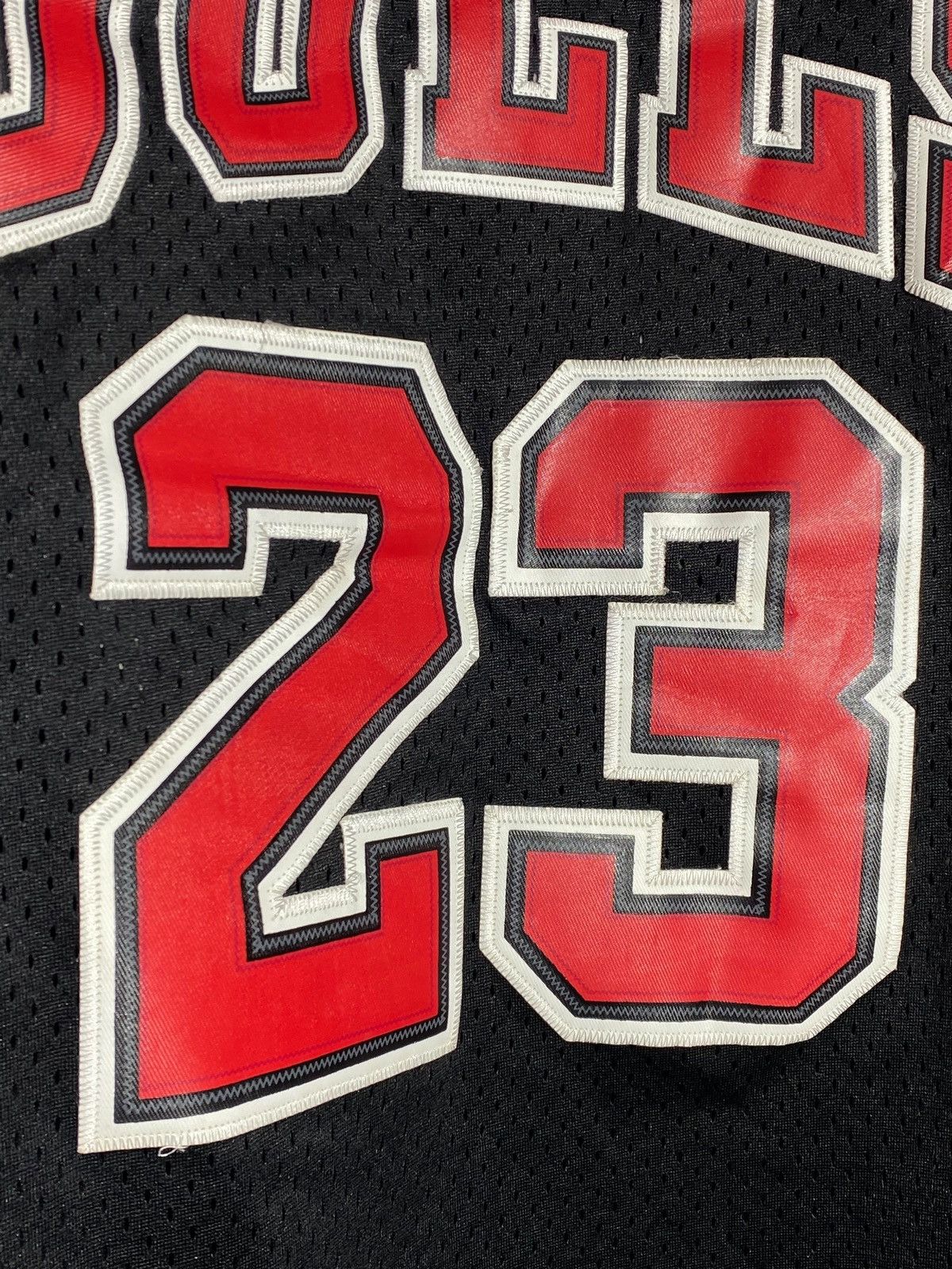 NBA × Nike × Vintage 🔥 VINTAGE 90s CHICAGO BULLS 23 JORDAN NBA BASKETBALL JERSEY🔥 Size US M / EU 48-50 / 2 - 6 Thumbnail