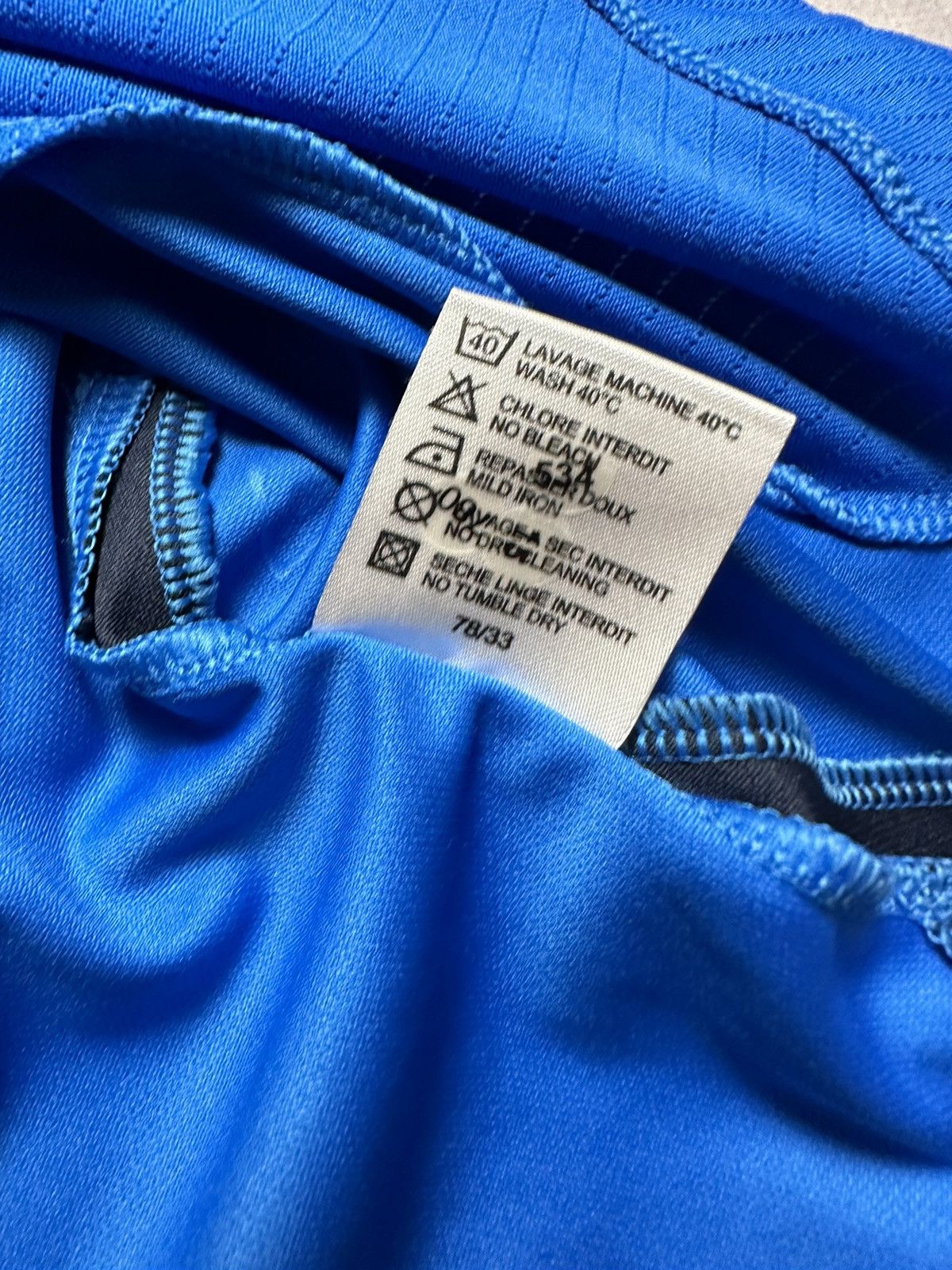 Umbro Vintage Umbro Lion Soccer Jersey 10 Benzema rare size M Size US M / EU 48-50 / 2 - 9 Thumbnail