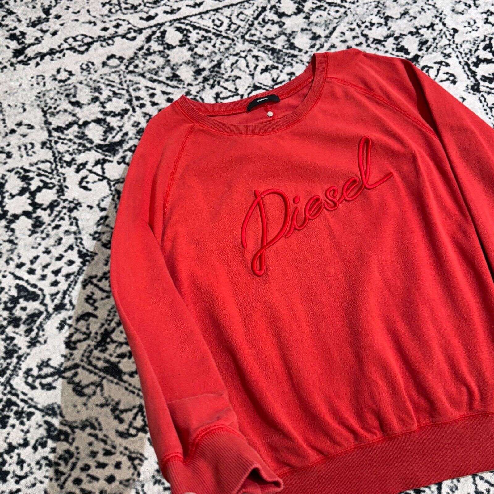Diesel × Vintage Vintage Diesel Red Cotton Crewneck Size L 90s Spellout Logo Size US L / EU 52-54 / 3 - 5 Thumbnail