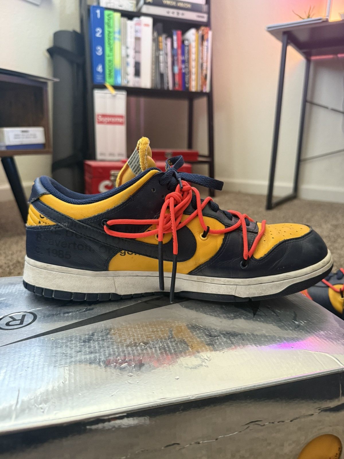 Nike × Off-White Off White x Nike University Gold Michigan Dunk Size US 13 / EU 46 - 10 Thumbnail