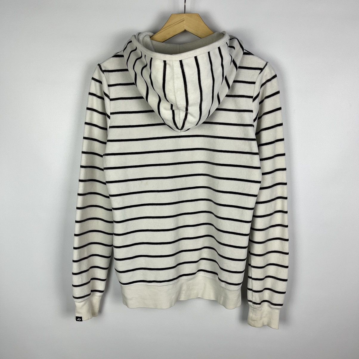 Nike Vintage Nike Striped Velour Zip Up Hoodie Y2K White Top Size S / US 4 / IT 40 - 14 Thumbnail
