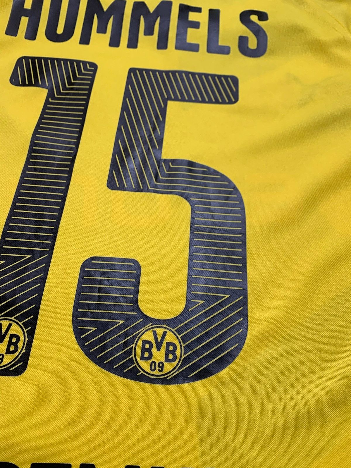 Puma × Vintage Vintage yellow Borussia Dortmund soccer jersey 15 Hummels M Size US M / EU 48-50 / 2 - 7 Thumbnail
