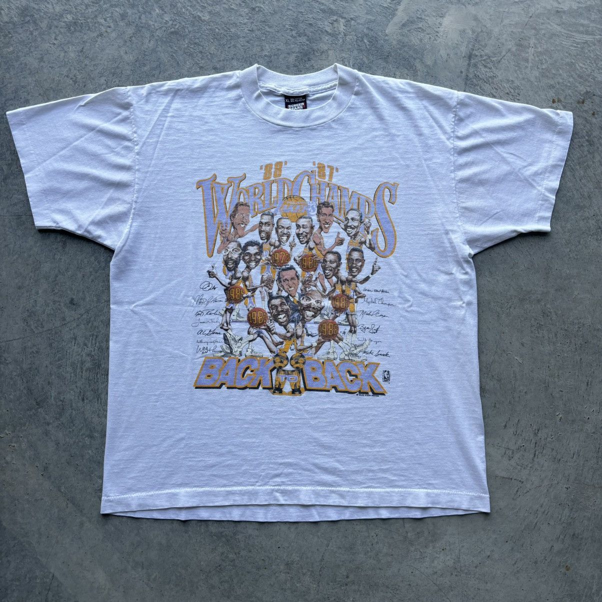 NBA × Vintage 80s Los Angeles Lakers Caricature Tshirt Size US XL / EU 56 / 4 - 1 Thumbnail