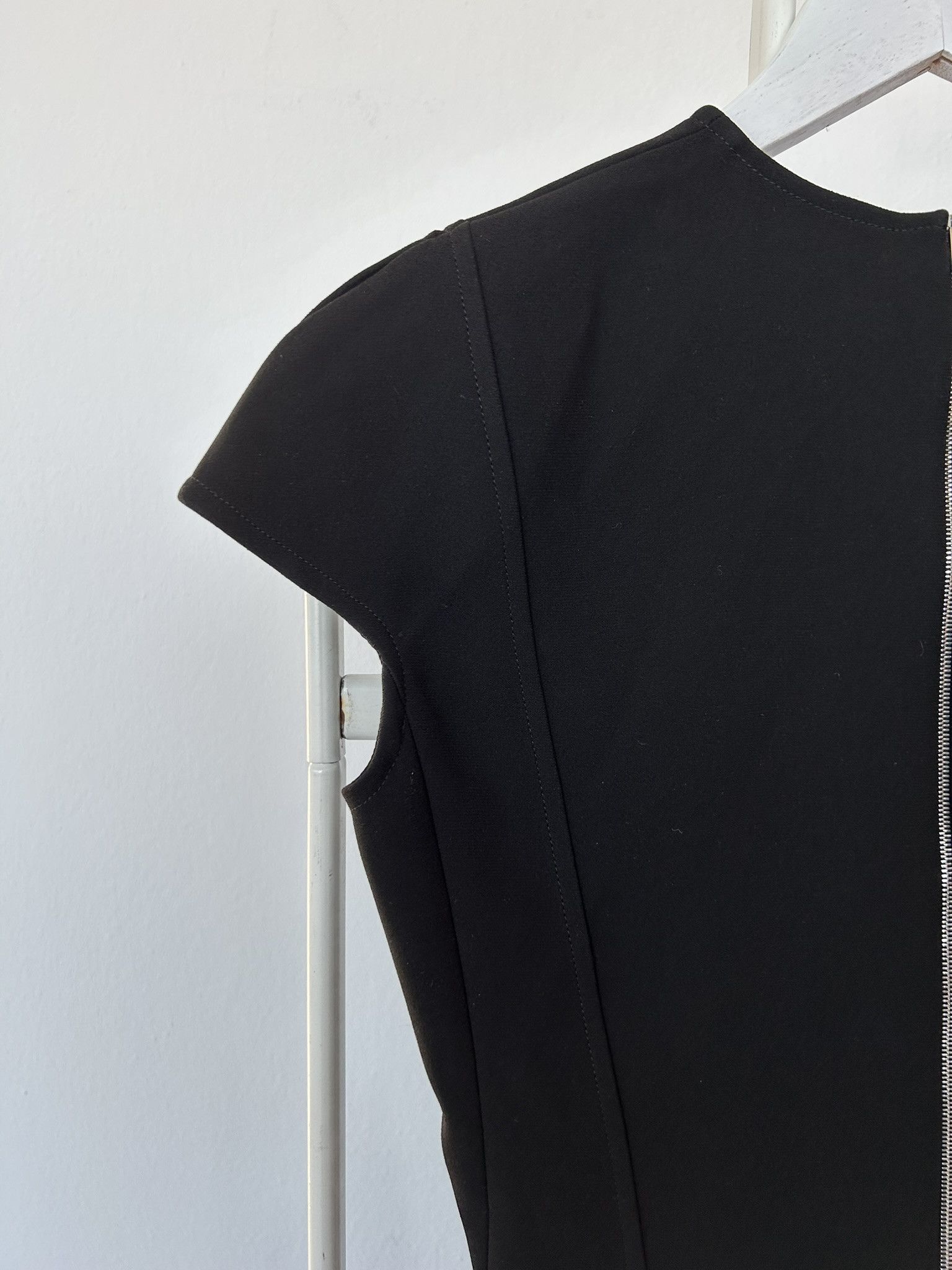 Victoria Beckham Victoria Beckham black cocoon midi dress Size S / US 4 / IT 40 - 9 Thumbnail