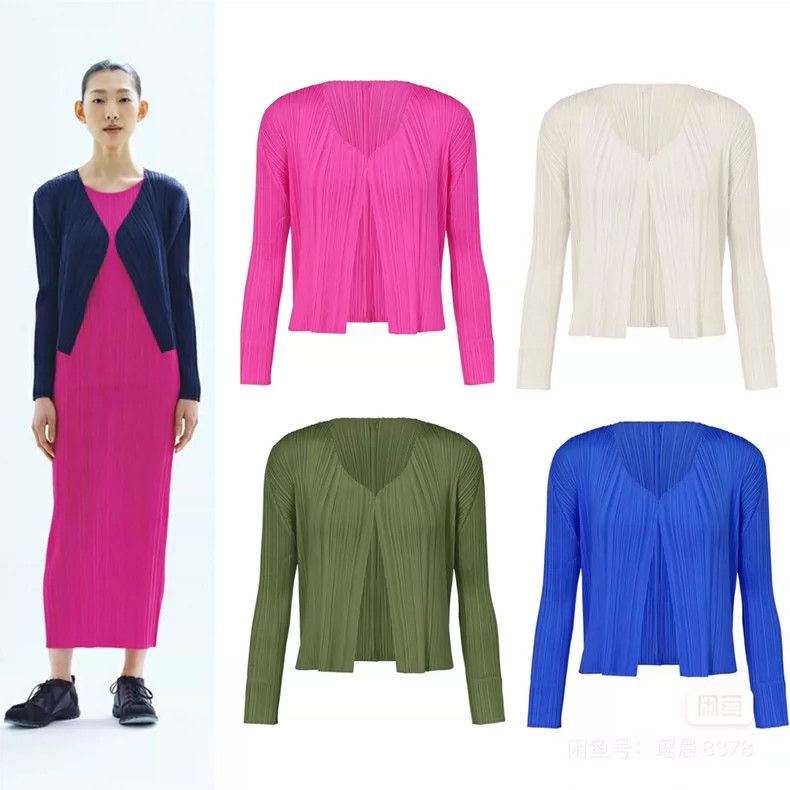 Issey Miyake Issey Miyake size:4 Military green pleated cardigan Size XS / US 0-2 / IT 36-38 - 1 Thumbnail