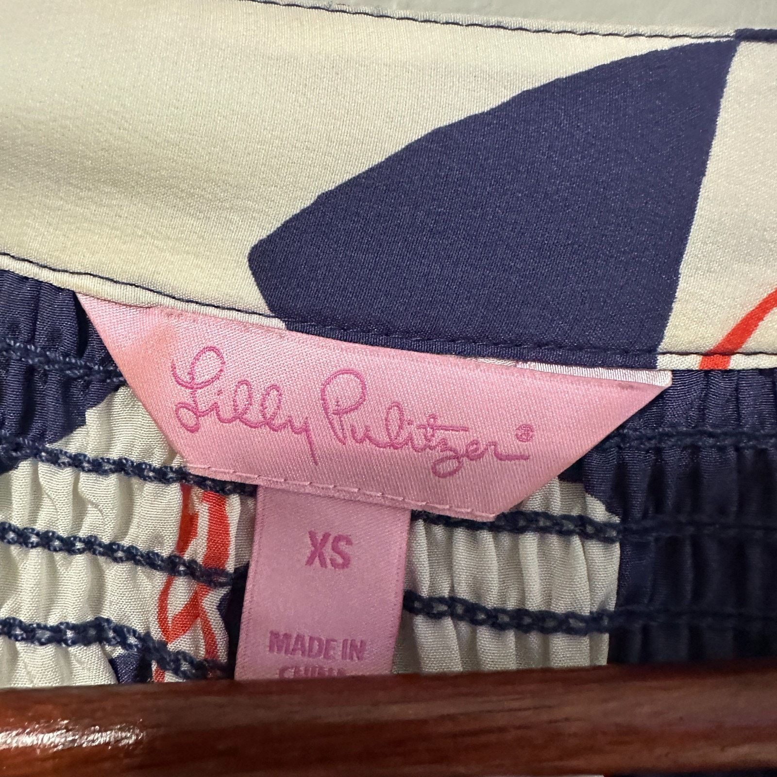 Lilly Pulitzer Lilly Pulitzer Elsa Silk Blouse Booze Cruise XS Navy Long Size XS / US 0-2 / IT 36-38 - 2 Thumbnail