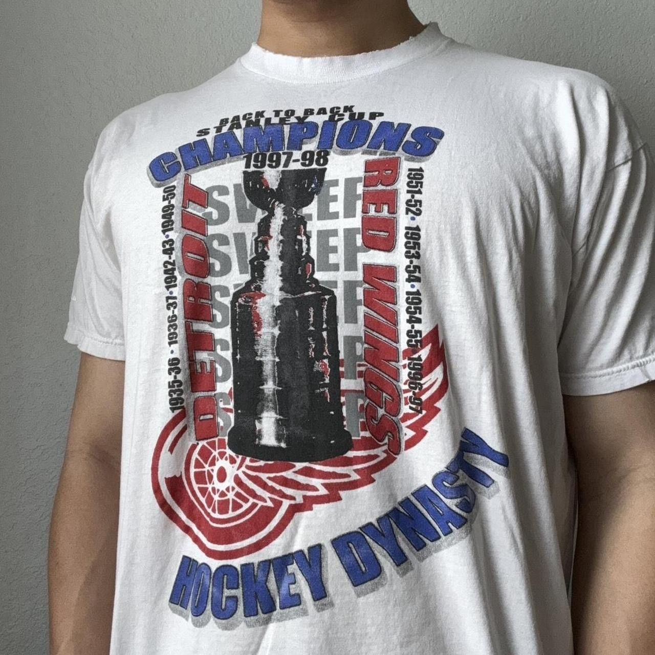 Fruit Of The Loom × NHL × Vintage Vintage 1997 NHL Detroit Red Wings Graphics White Tee Shirt Size US XL / EU 56 / 4 - 4 Thumbnail