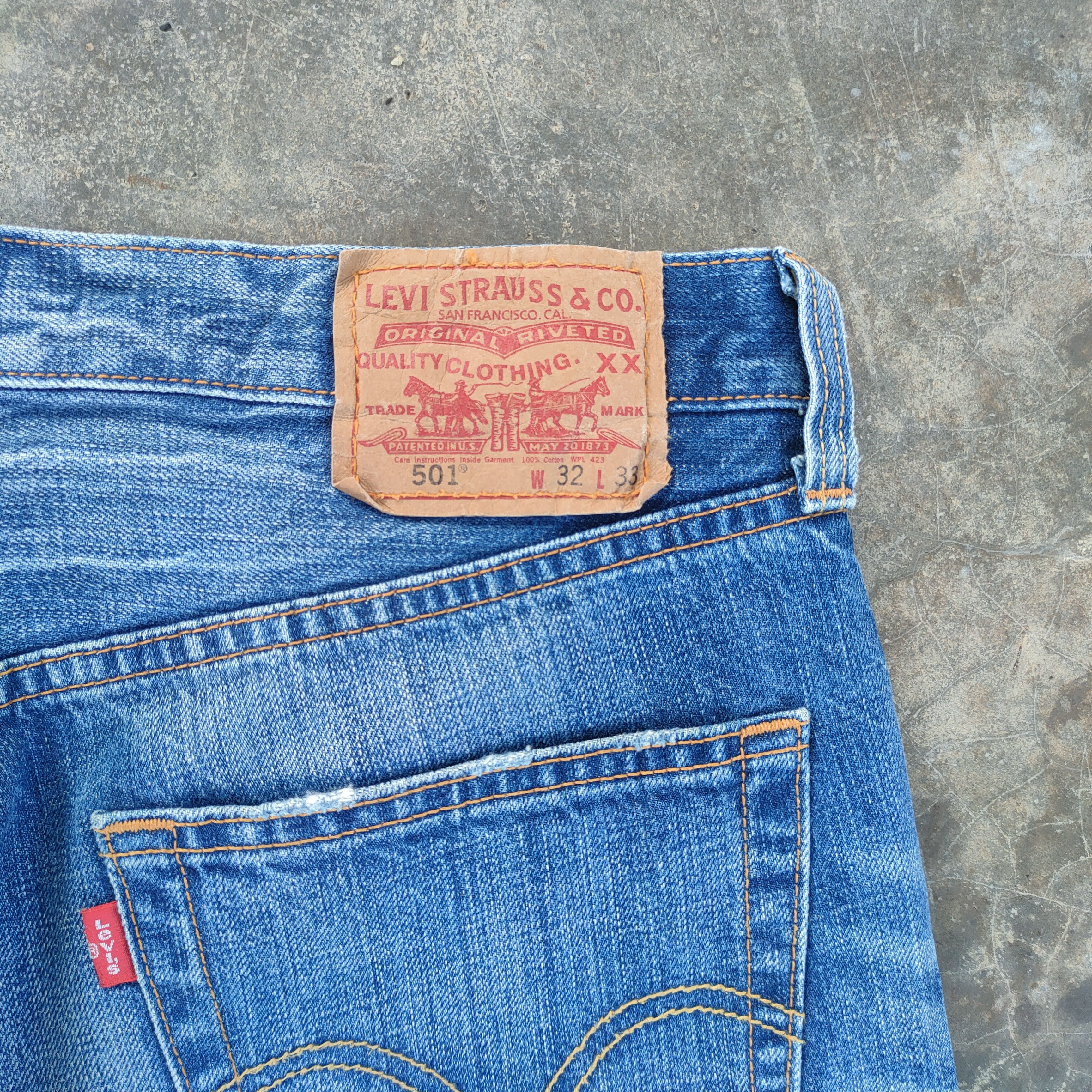 Levi's Vintage Clothing VINTAGE LEVI'S 501 FADED DISTRESSED JEAN DENIM PANTS Size US 32 / EU 48 - 8 Thumbnail