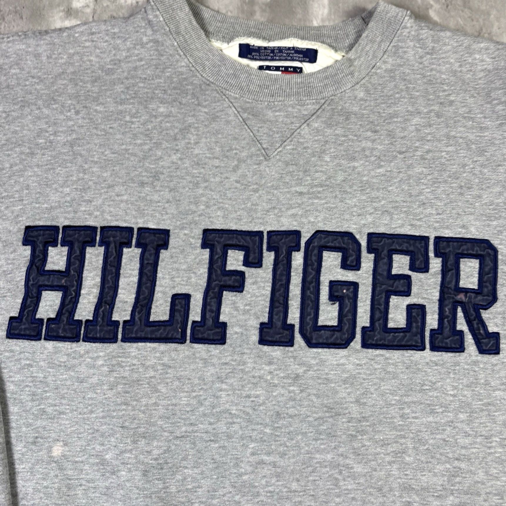Tommy Hilfiger VINTAGE Tommy Hilfiger Sweatshirt Crewneck Embroidered Adult Large Gray 90s Men's Pullover Heavyweight Graphic Print Cotton Fleece Size US L / EU 52-54 / 3 - 3 Thumbnail