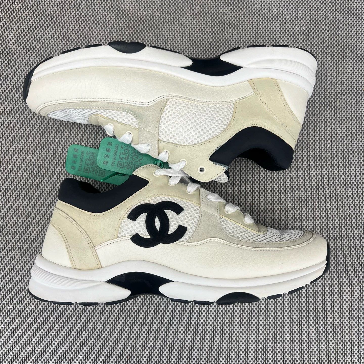 Chanel Chanel 22C Black & White Sneakers - Size 40 (Like New) Size US 7 / EU 40 - 7 Thumbnail