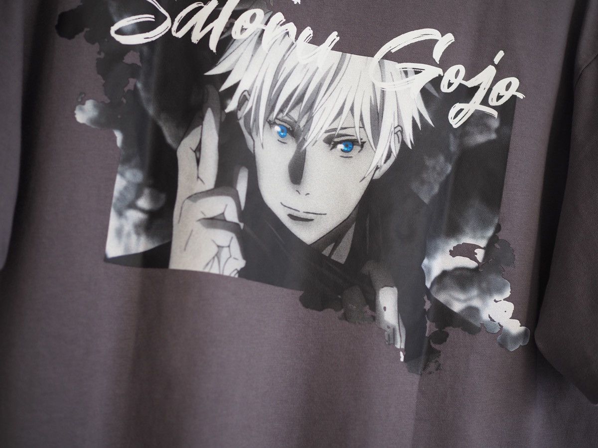 Uniqlo Jujutsu Kaisen Uniqlo anime satoru gojo T shirt large Size US L / EU 52-54 / 3 - 8 Thumbnail