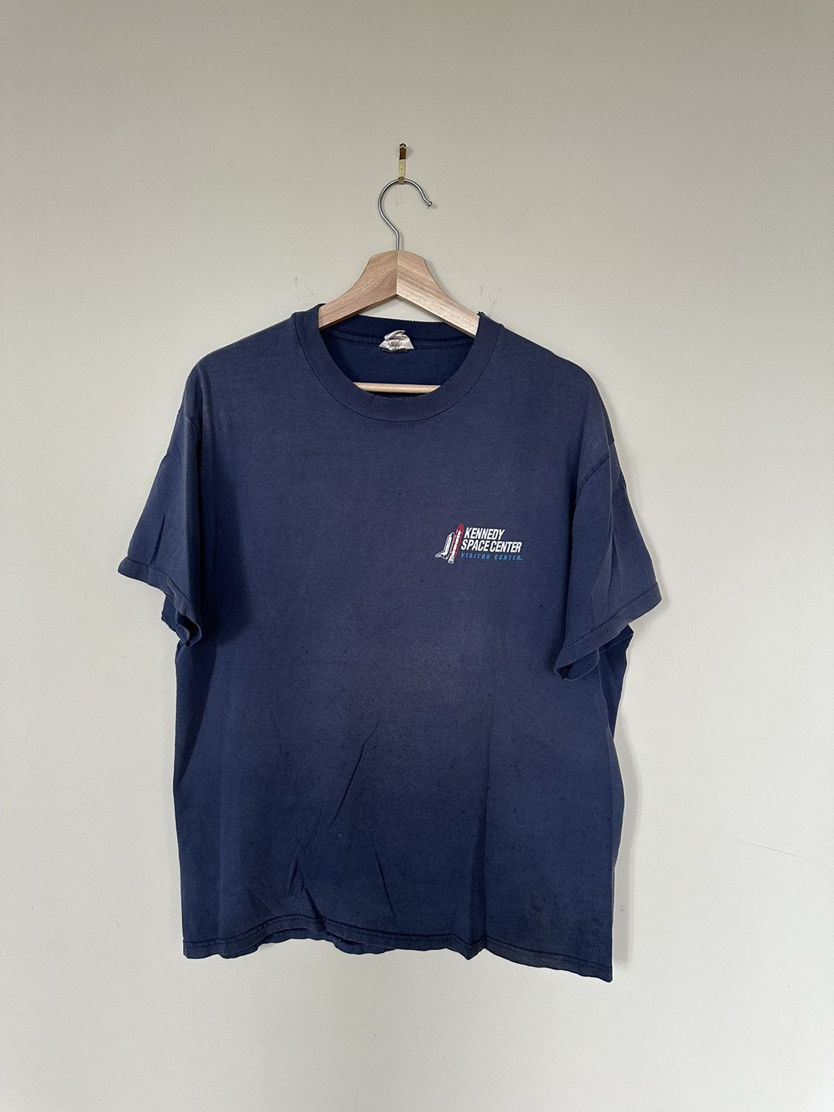 Vintage Vintage 90s Kennedy Space Center Blackbird Shuttle T-Shirt Size US L / EU 52-54 / 3 - 2 Thumbnail