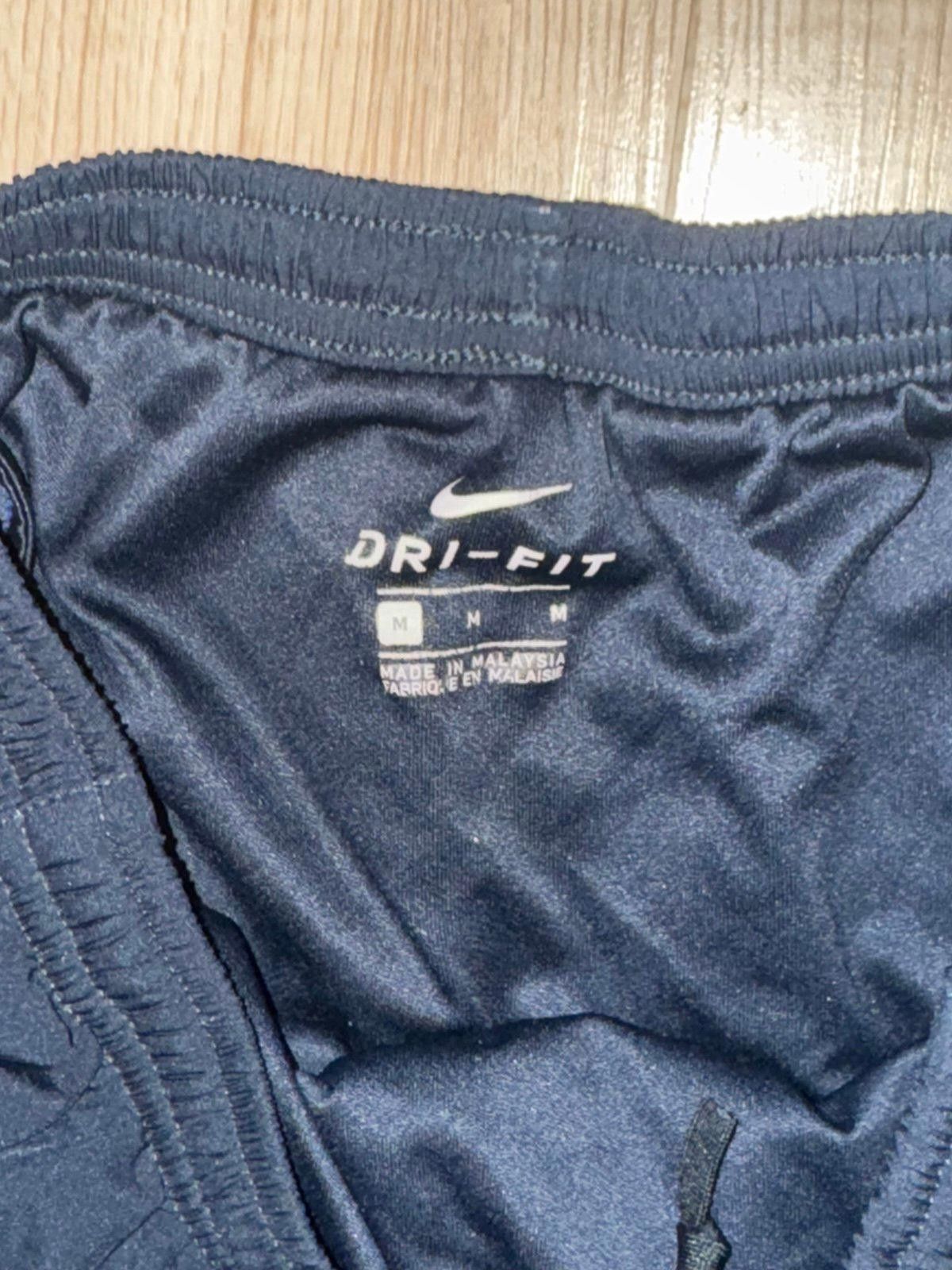 Nike Nike DriFit Navy Blue Athletic Shorts Mens MD Vintage Rare Size US 32 / EU 48 - 3 Thumbnail