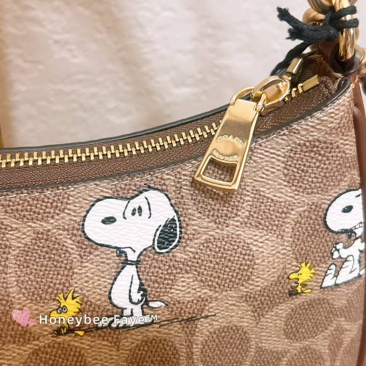 Coach Coach X Peanuts Teri Shoulder Bag With Snoopy Print CBJ88 Size ONE SIZE - 9 Thumbnail