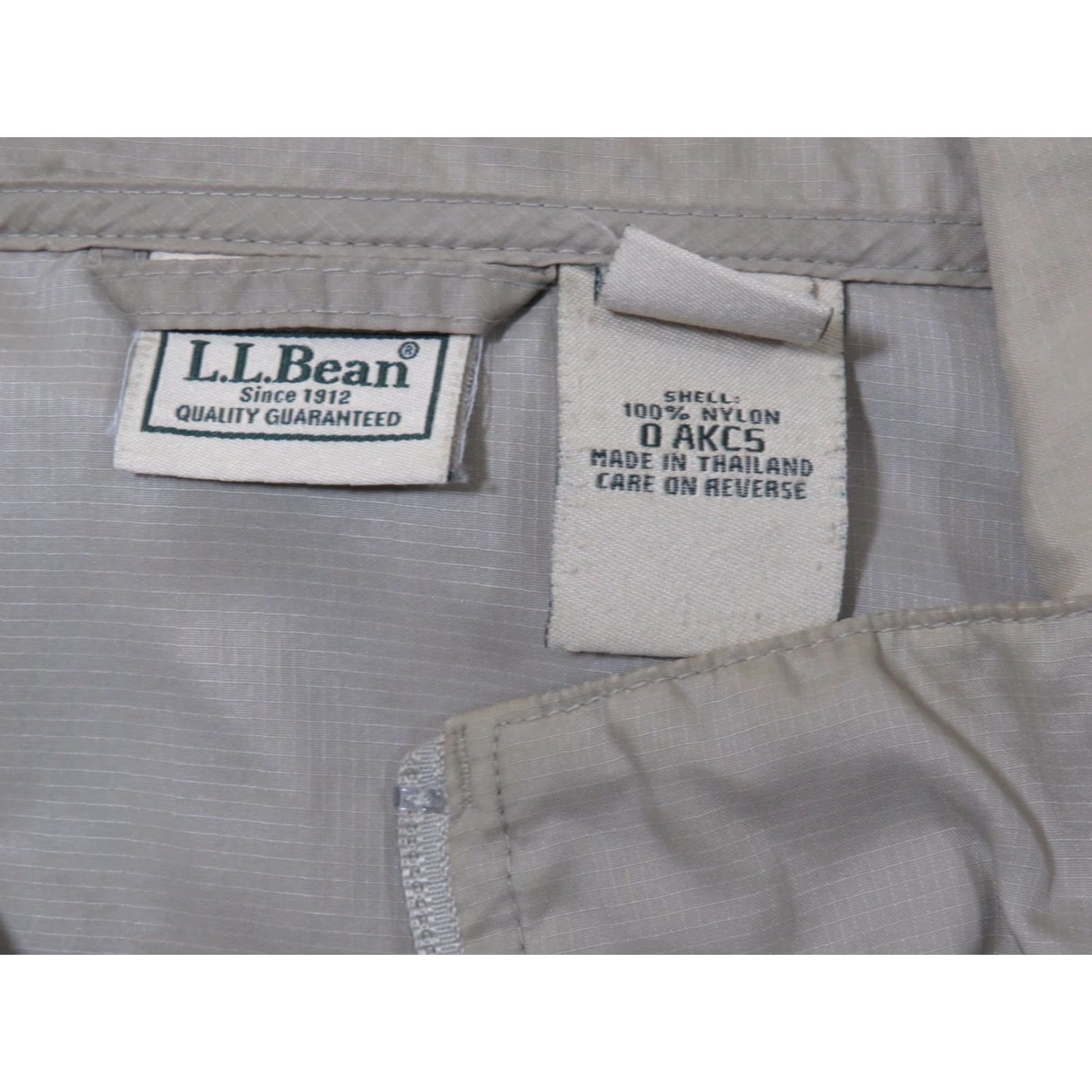 Vintage VINTAGE L.L. Bean Jacket Men 2XL Windbreaker Lightweigth Pockets Full Zip Tan Brown 80s 90s Mens Size US XXL / EU 58 / 5 - 5 Thumbnail