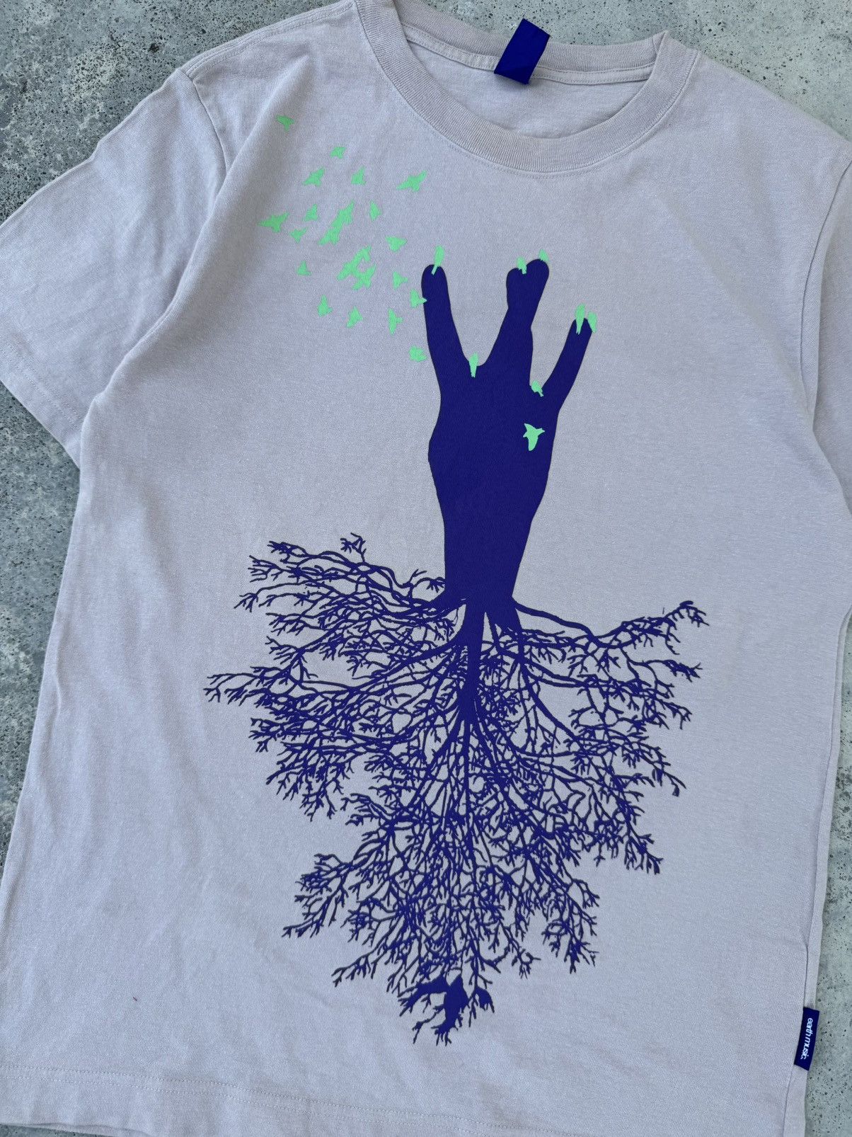 Band Tees Y2K Earth Music Band Tees Size US S / EU 44-46 / 1 - 2 Thumbnail