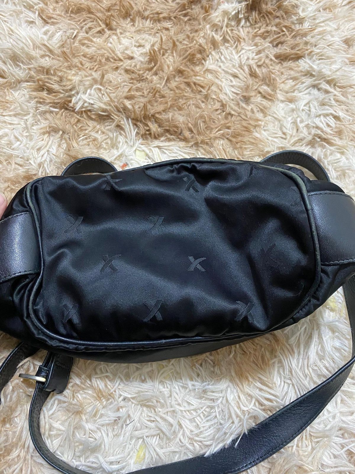 Paloma Picasso ➡️ Vintage Paloma Picasso Bucket Bag – Made in Italy – Size ONE SIZE - 9 Thumbnail