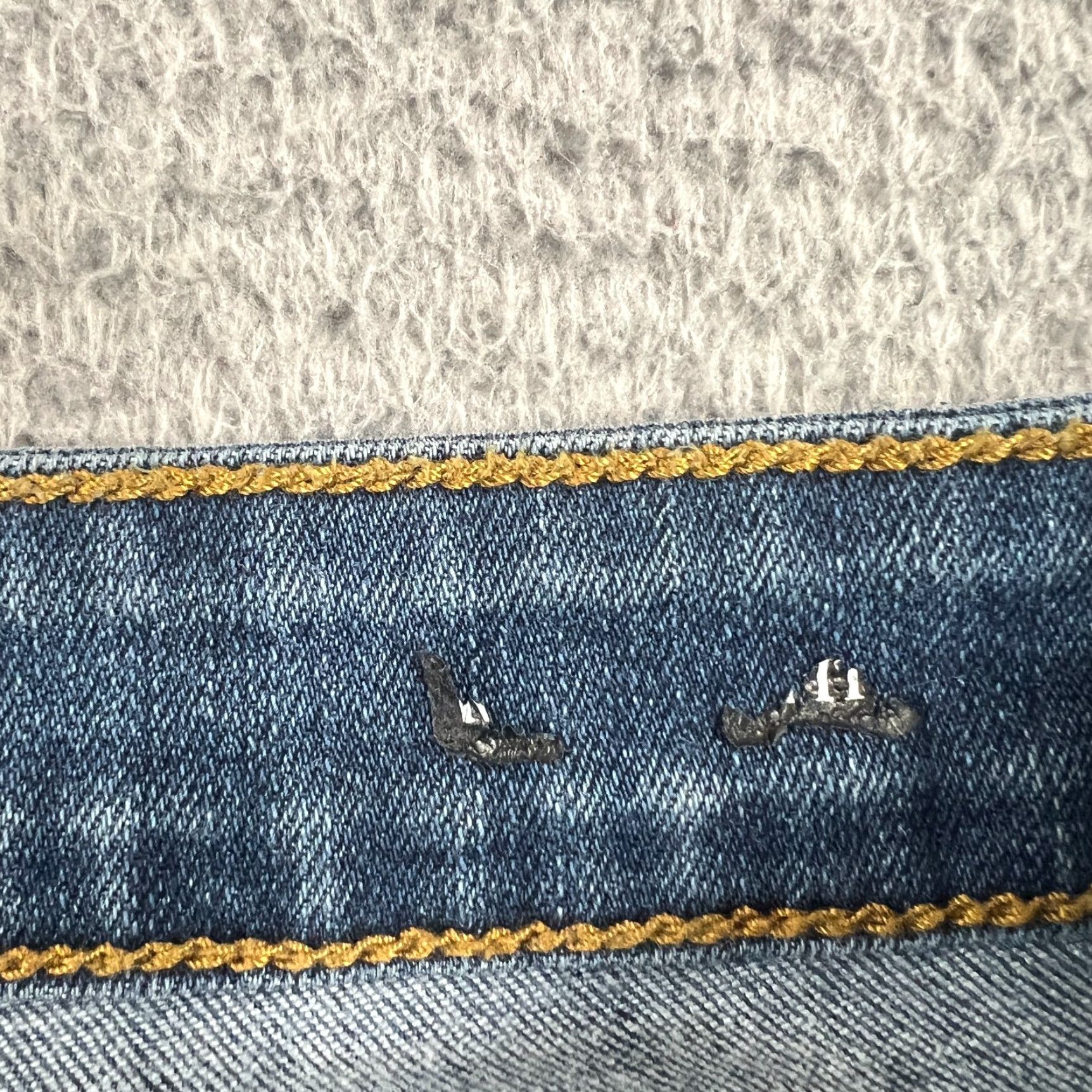 Vintage Judy Blue Relaxed Fit Jeans Mid Rise 28 Blue Denim Cotton Blend 5-Pocket Distressed Whiskering Logo Button Zipper Womens Jeans JB8271DK Size 28" / US 6 / IT 42 - 6 Thumbnail