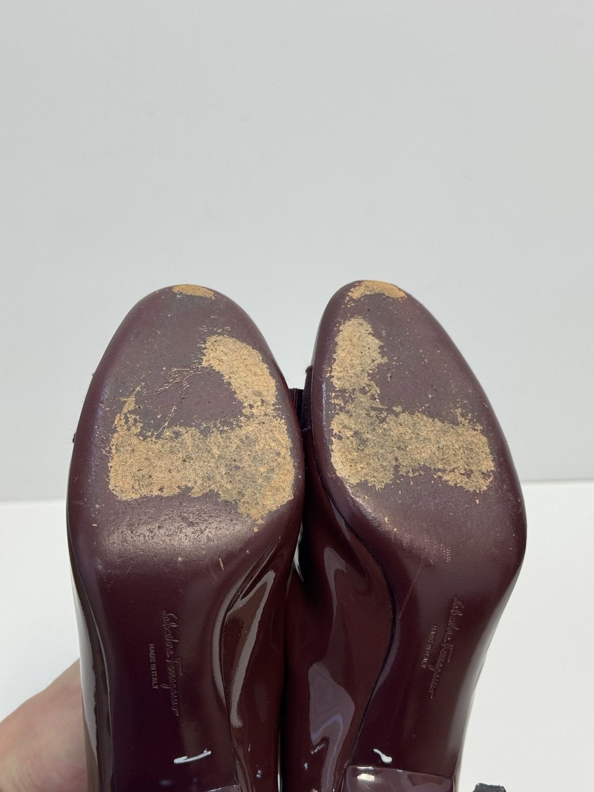 Salvatore Ferragamo Salvatore Ferragamo Burgundy Size 6.5 NARROW Patent Pumps Size US 6.5 / IT 36.5 - 11 Thumbnail