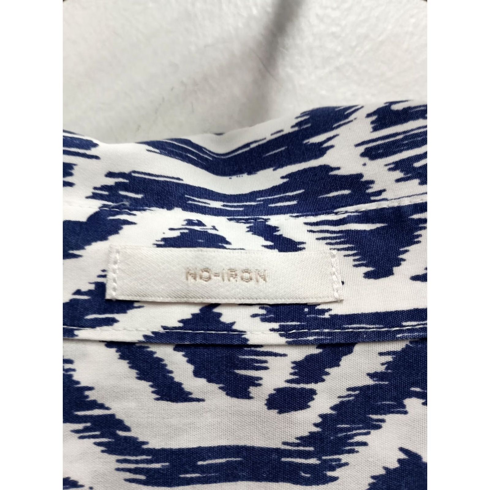 Vintage Chico's Womens No Iron Shirt Medium Blue White Preppy Long Sleeve Button Up Shirt Size M / US 6-8 / IT 42-44 - 5 Thumbnail